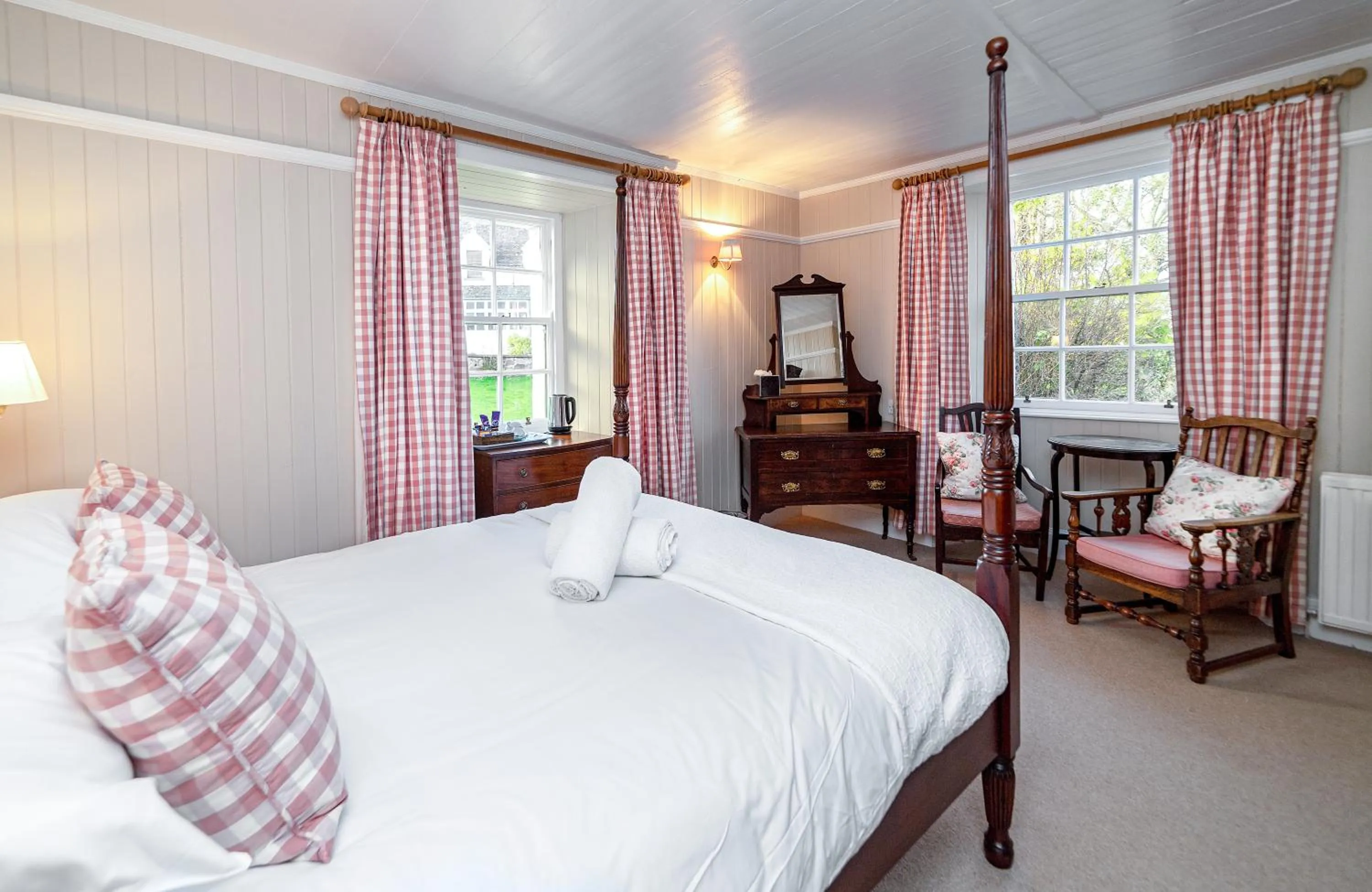 Bedroom, Bed in Hotel Eilean Iarmain