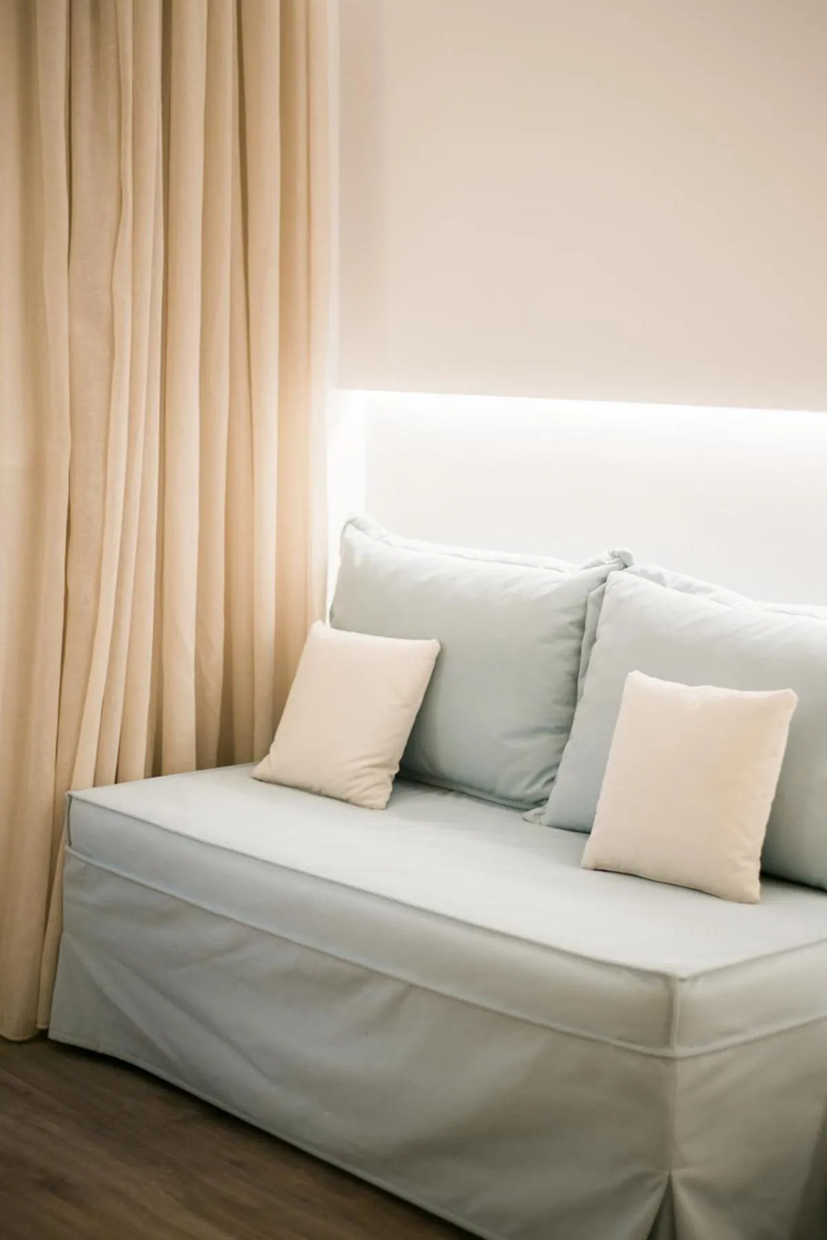 Seating area, Bed in Sunrise Village Hotel Apartments