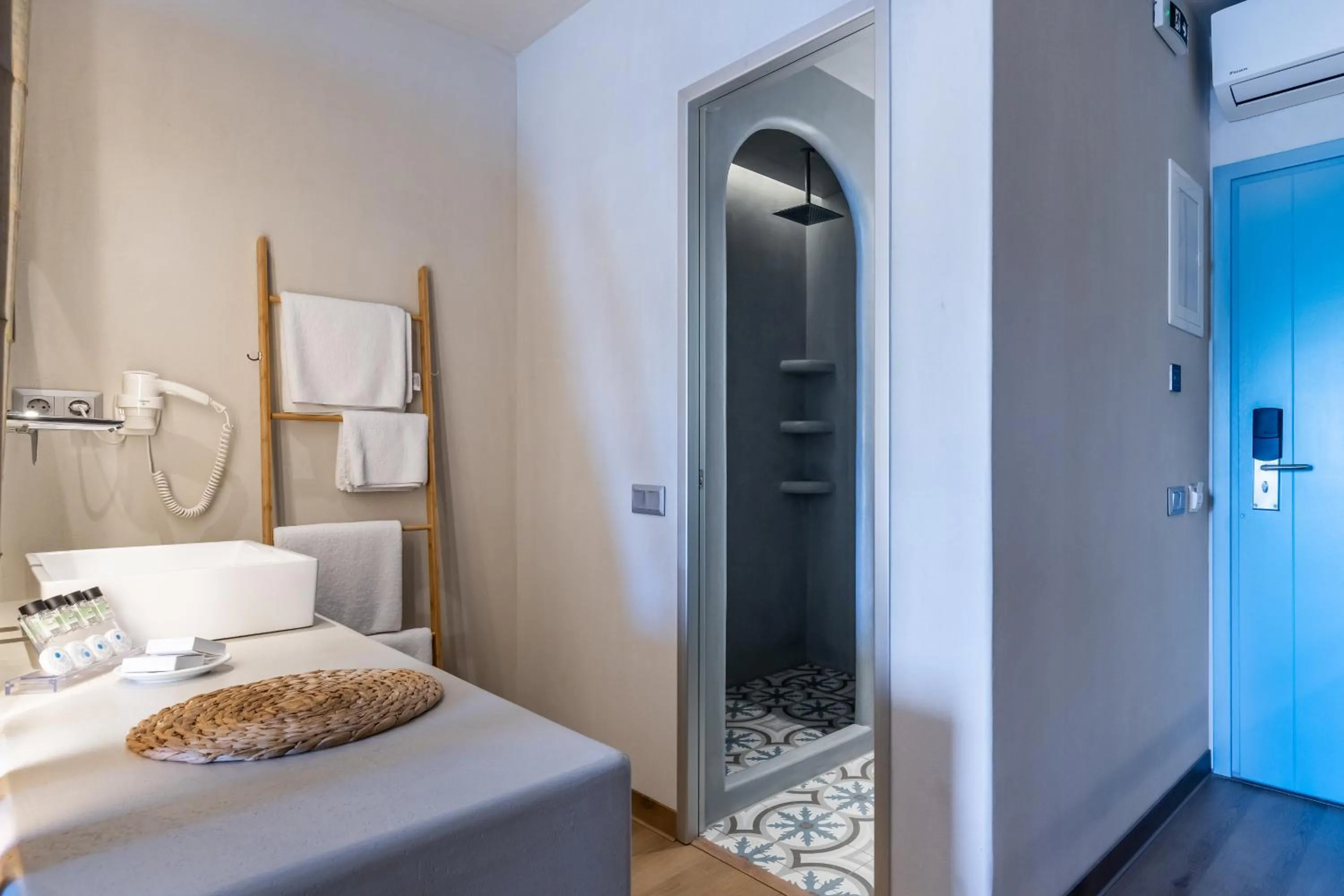 Bathroom, Bed in Sunrise Village Hotel Apartments