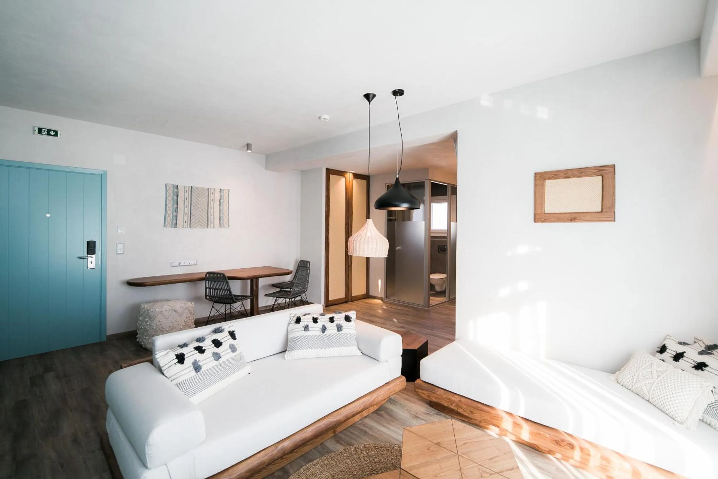 Seating area, Bed in Sunrise Village Hotel Apartments