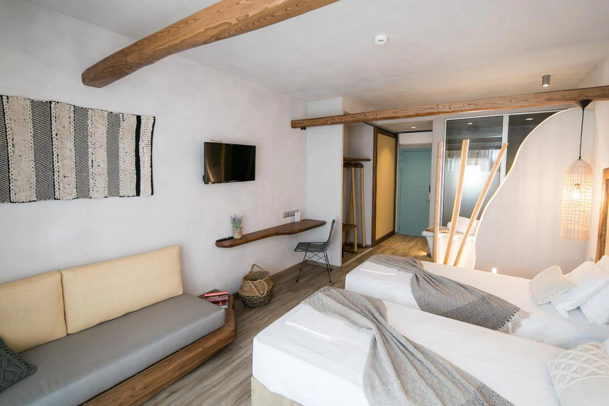 Photo of the whole room, Bed in Sunrise Village Hotel Apartments