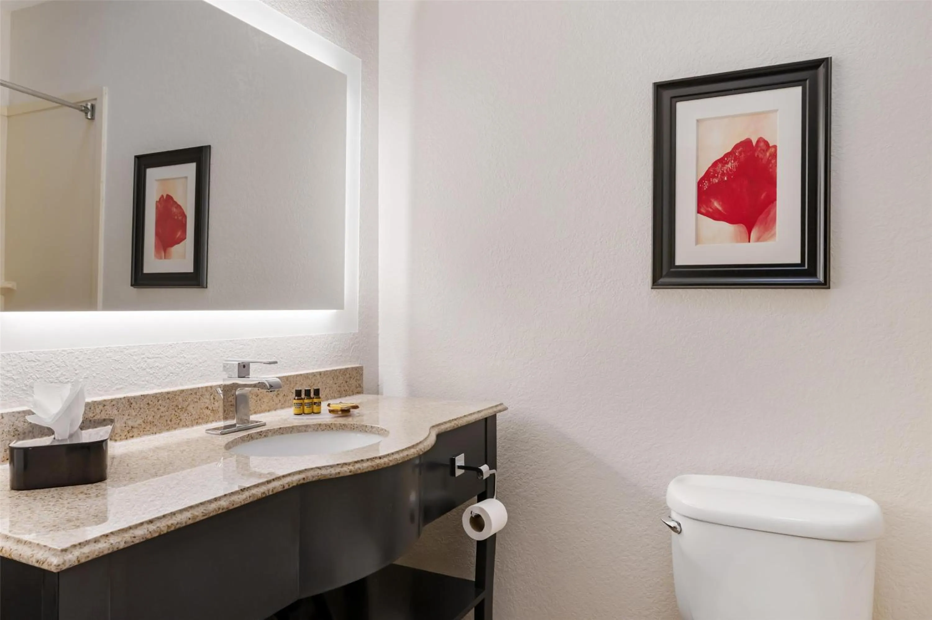 Bathroom in Best Western Plus JFK Inn & Suites