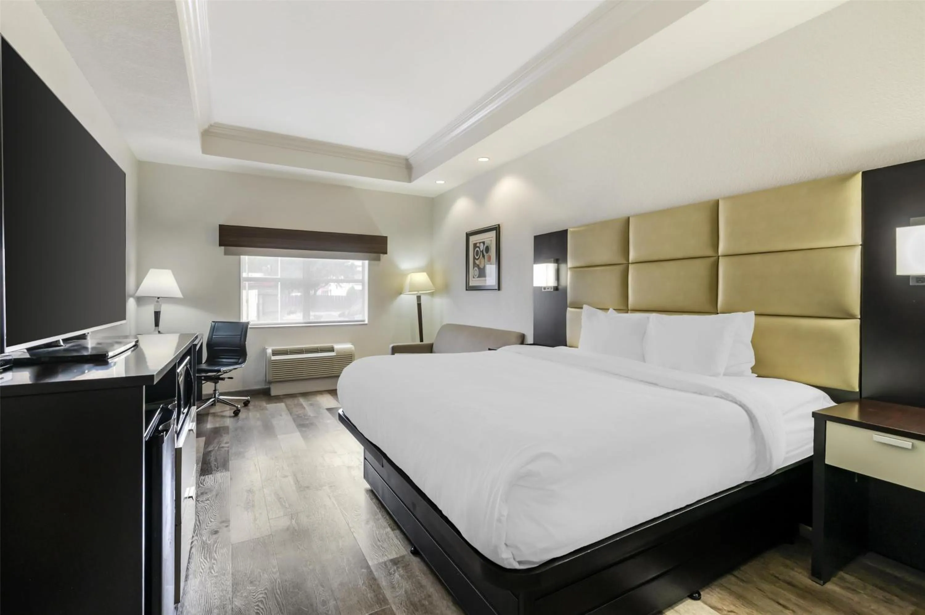 Bedroom, Bed in Best Western Plus JFK Inn & Suites