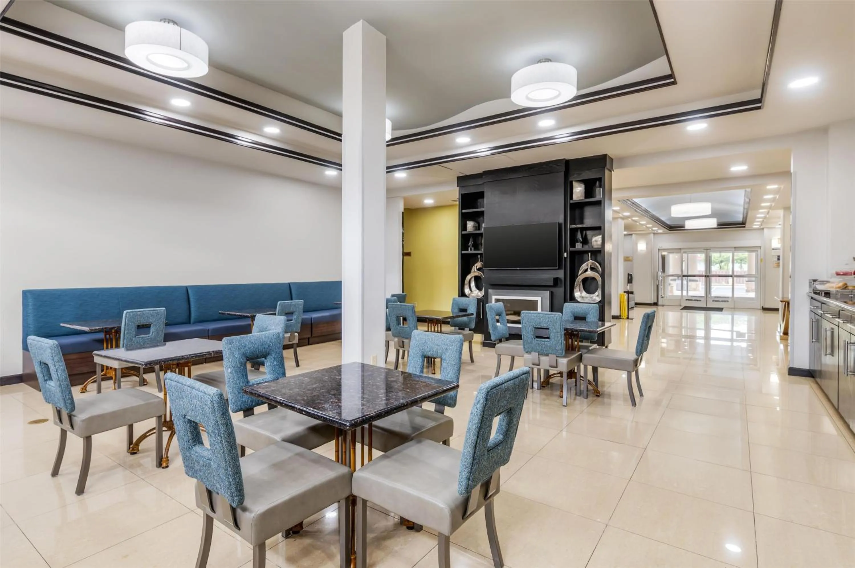 Breakfast in Best Western Plus JFK Inn & Suites