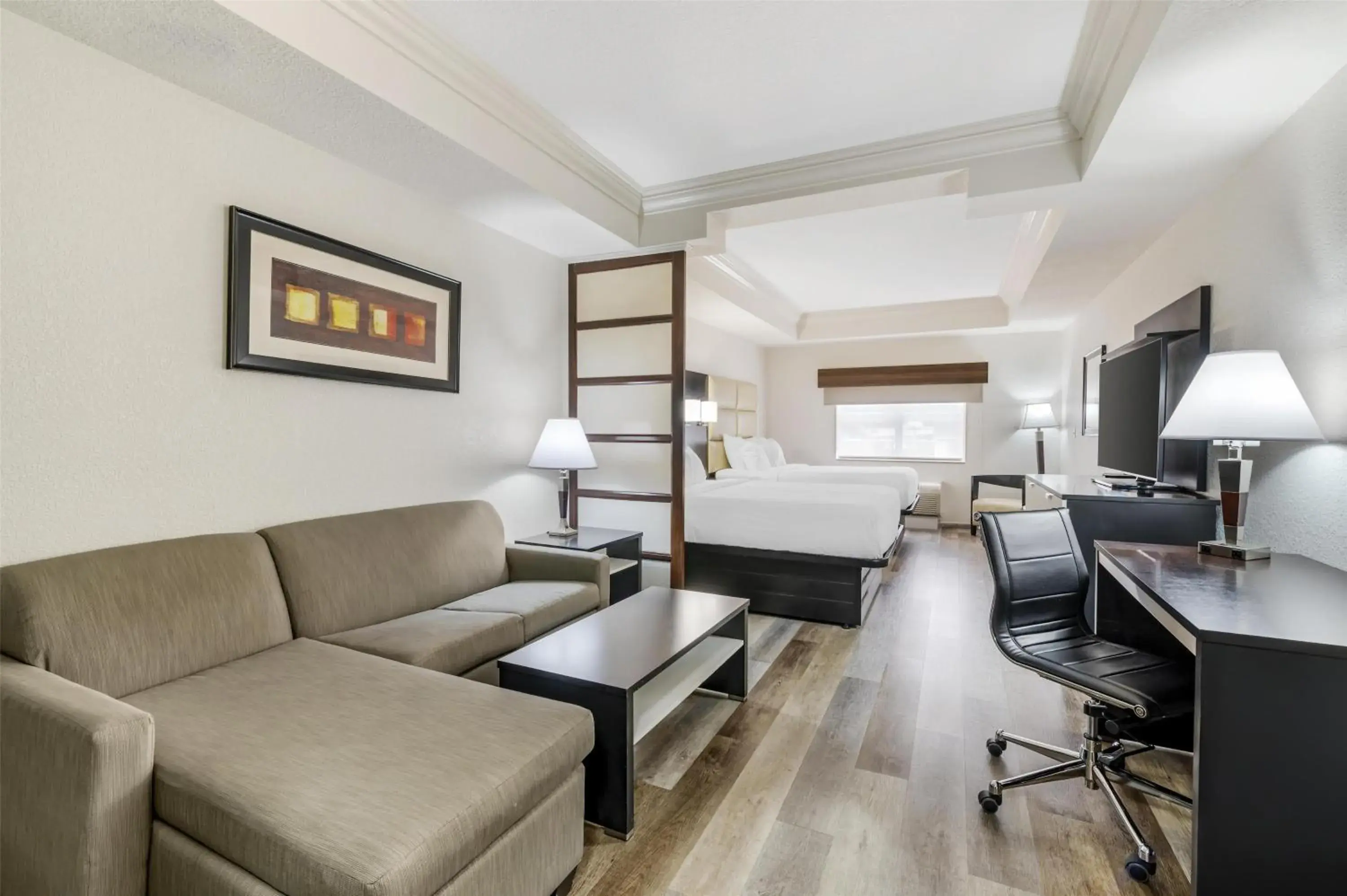 Bedroom in Best Western Plus JFK Inn & Suites Bedroom in Best Western Plus JFK Inn & Suites