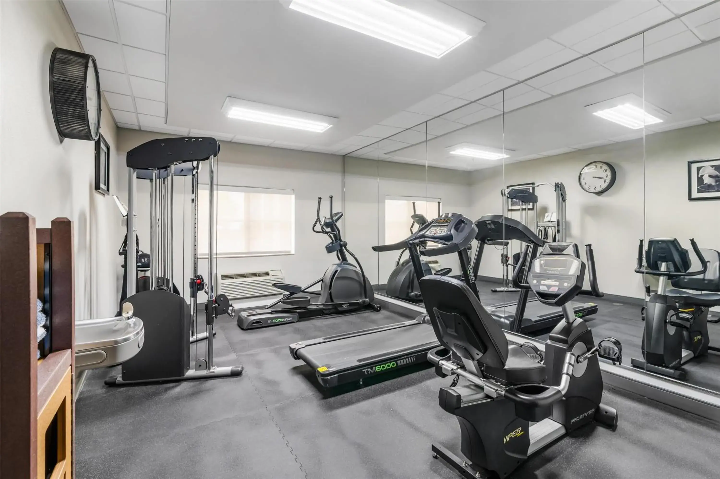 Fitness centre/facilities in Best Western Plus JFK Inn & Suites Fitness centre/facilities in Best Western Plus JFK Inn & Suites