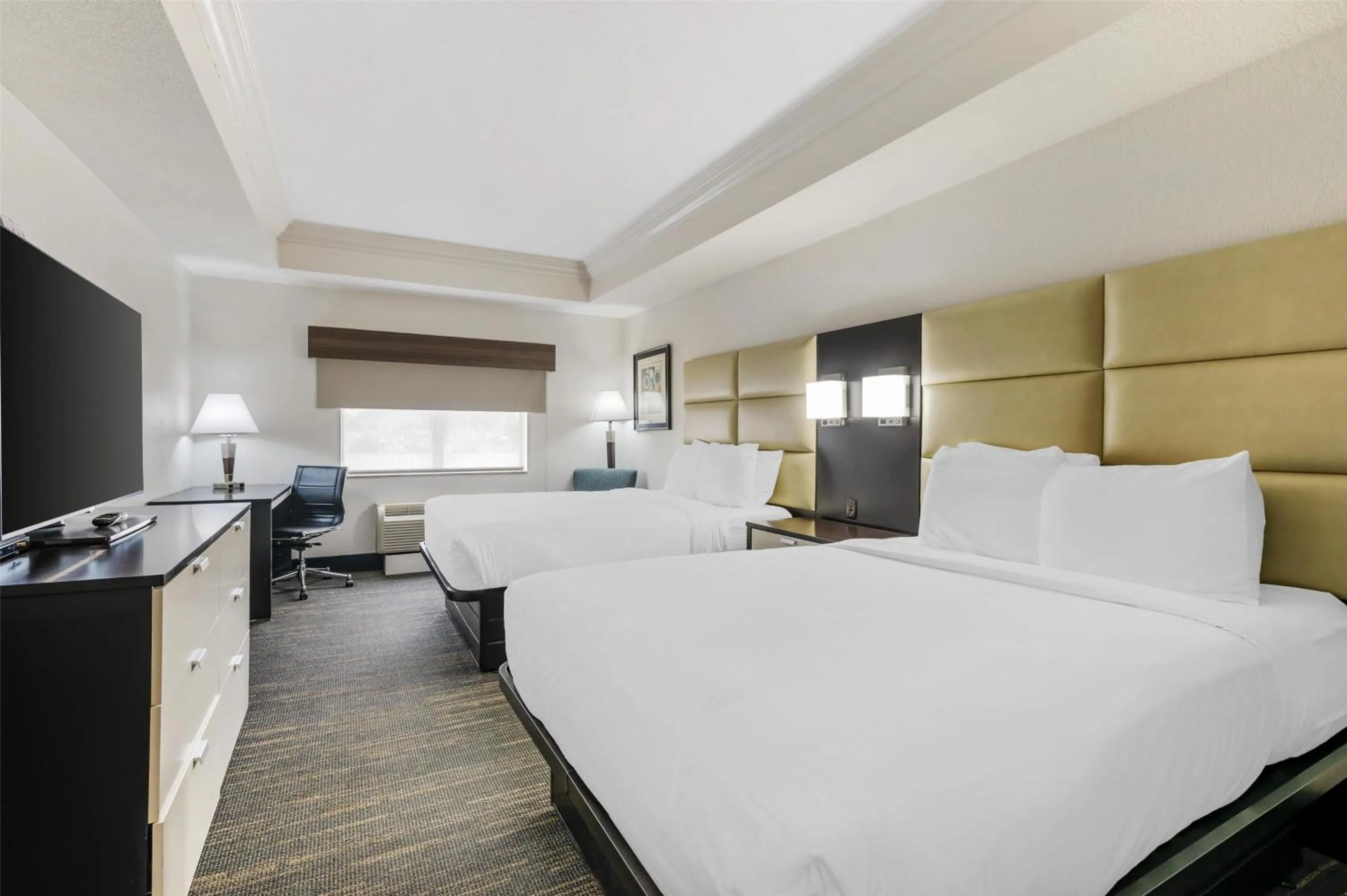 Bedroom, Bed in Best Western Plus JFK Inn & Suites