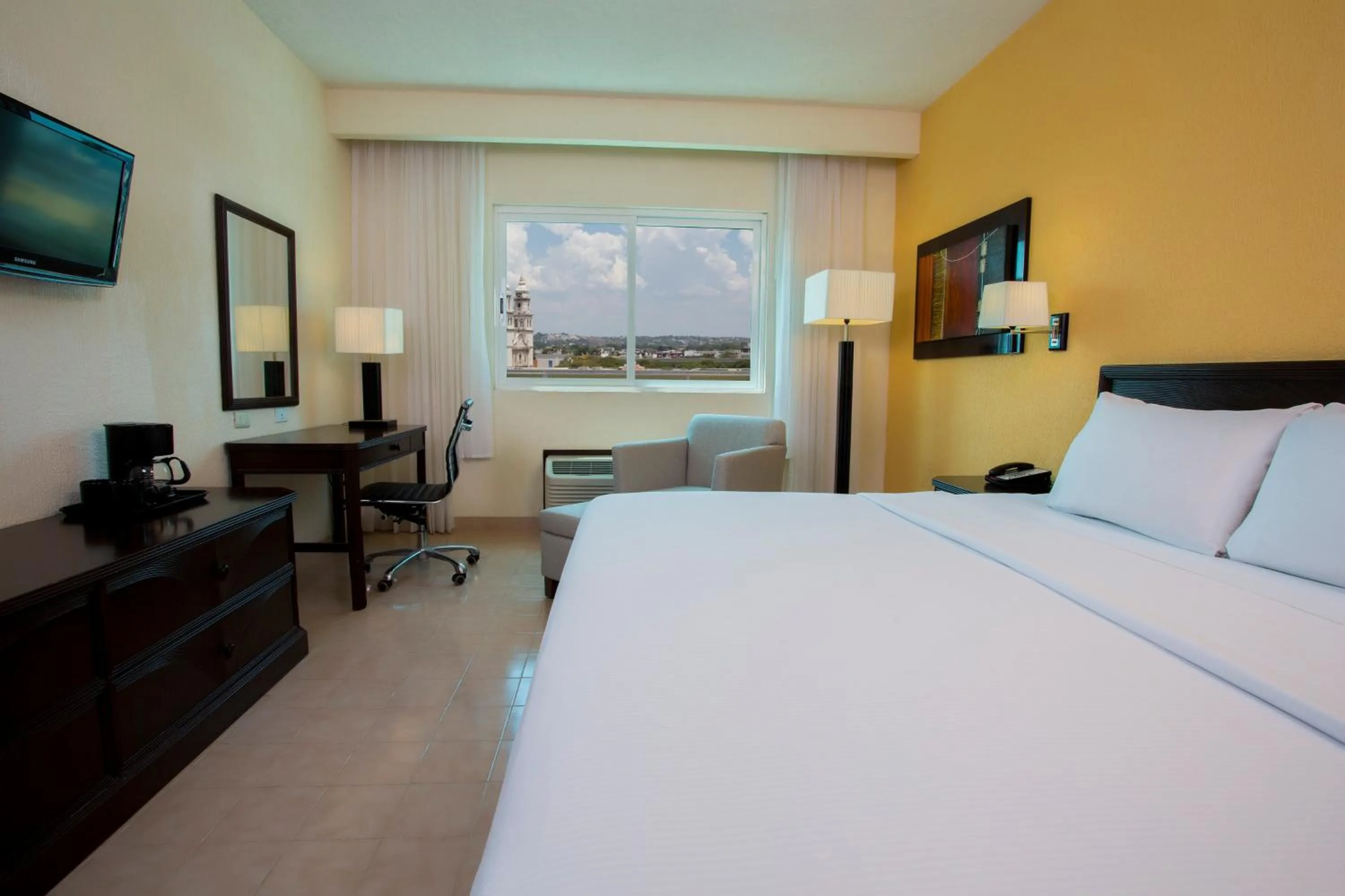 Photo of the whole room in Gamma Campeche Malecon