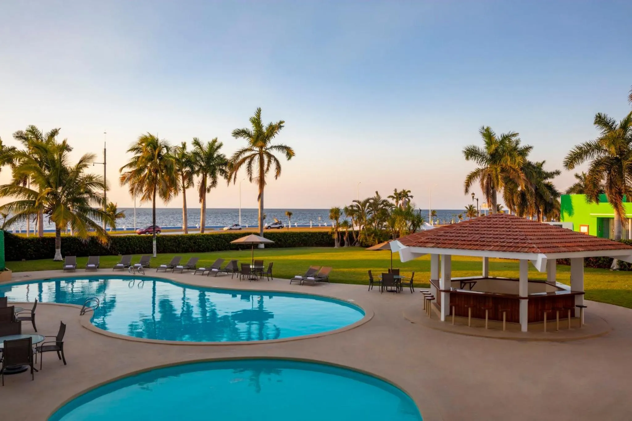 Swimming pool in Gamma Campeche Malecon