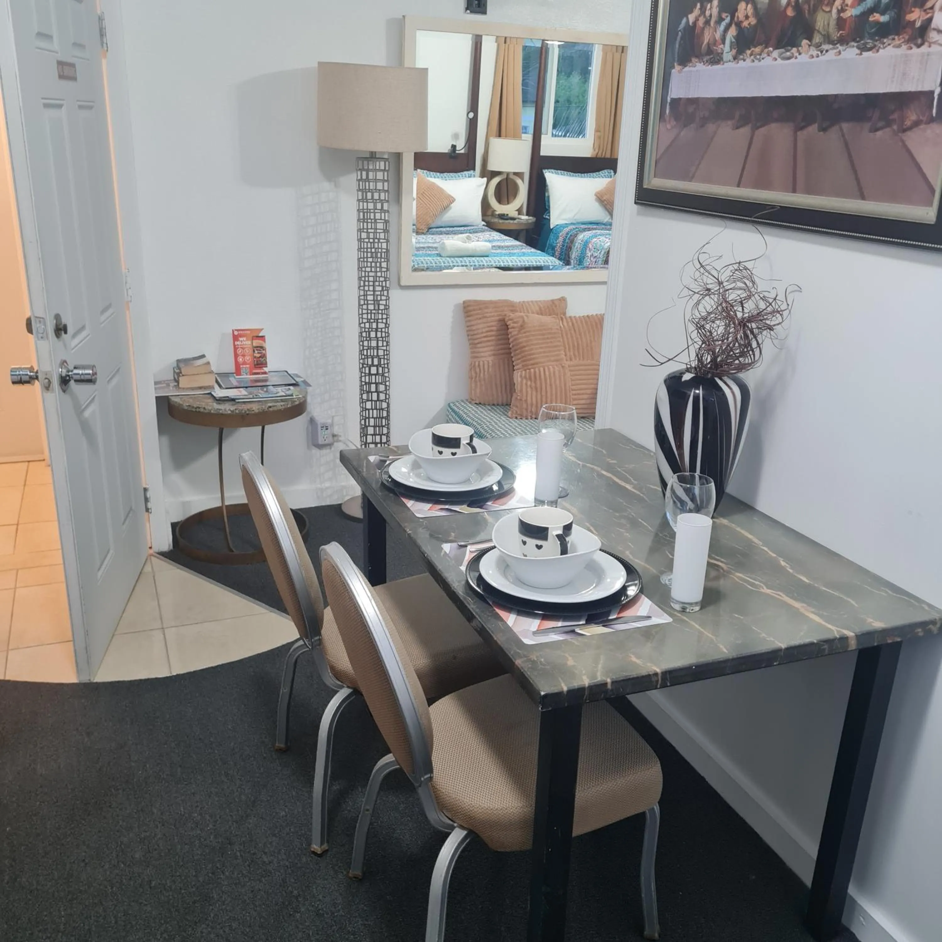 Dining area in BELL At The Airport Suites Adults Only - Free Airport Transportation