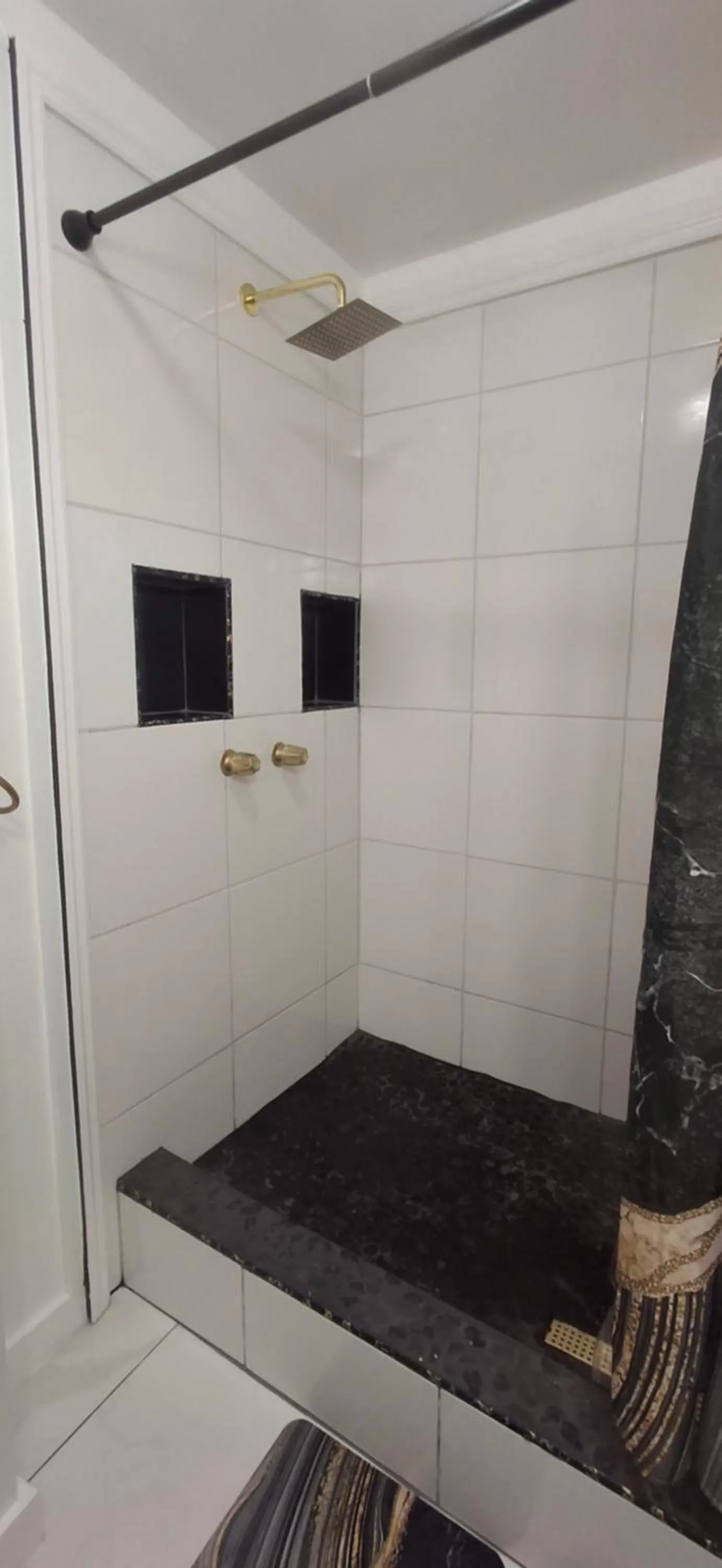 Bathroom in BELL At The Airport Suites Adults Only - Free Airport Transportation