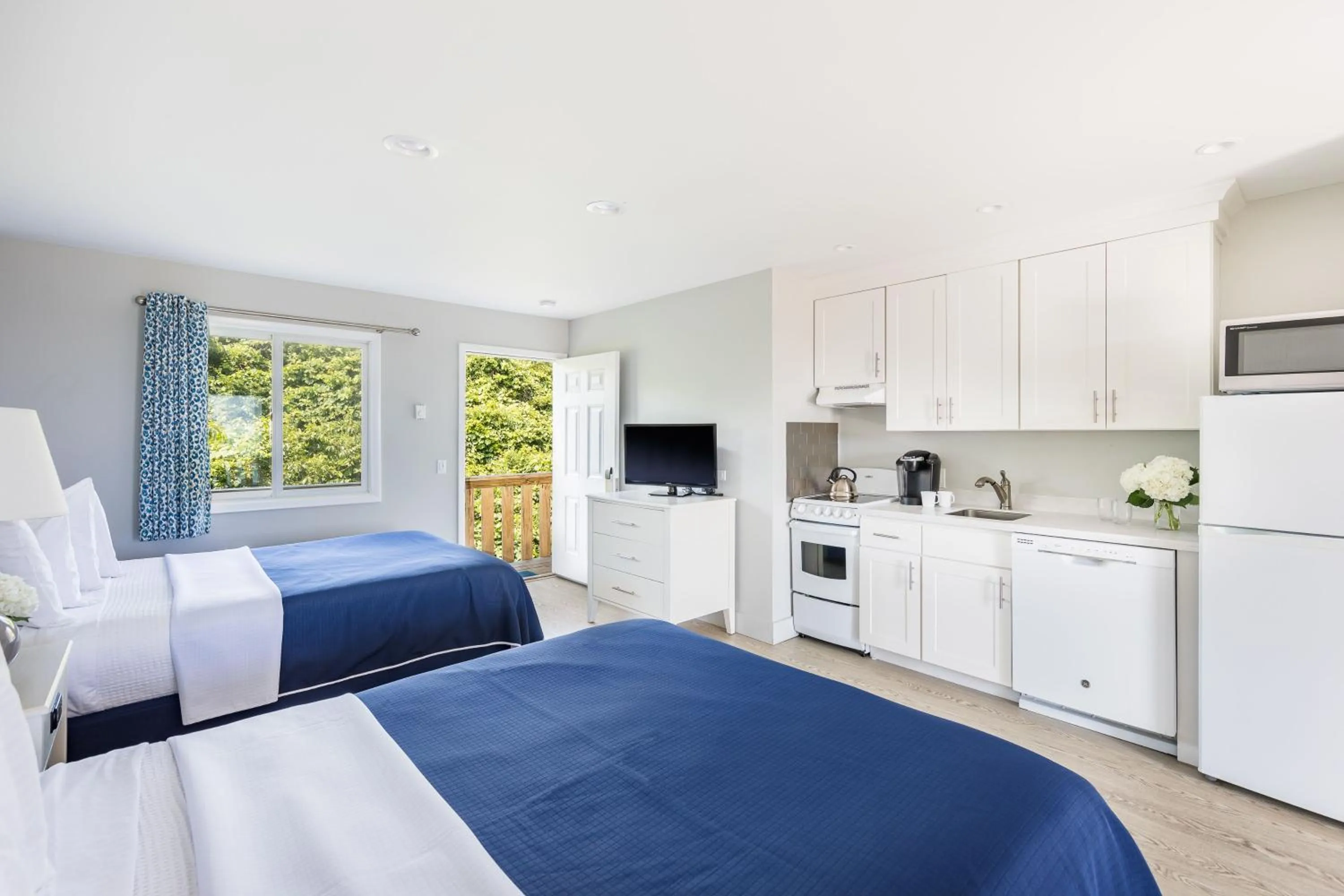 Bed in Hartman's Briney Breezes Beach Resort