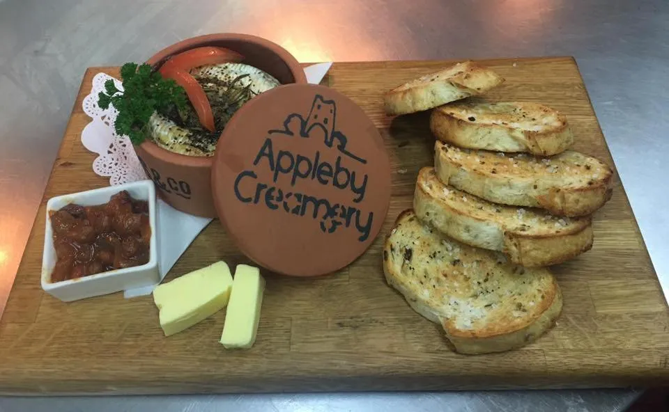 Dinner in Black Swan