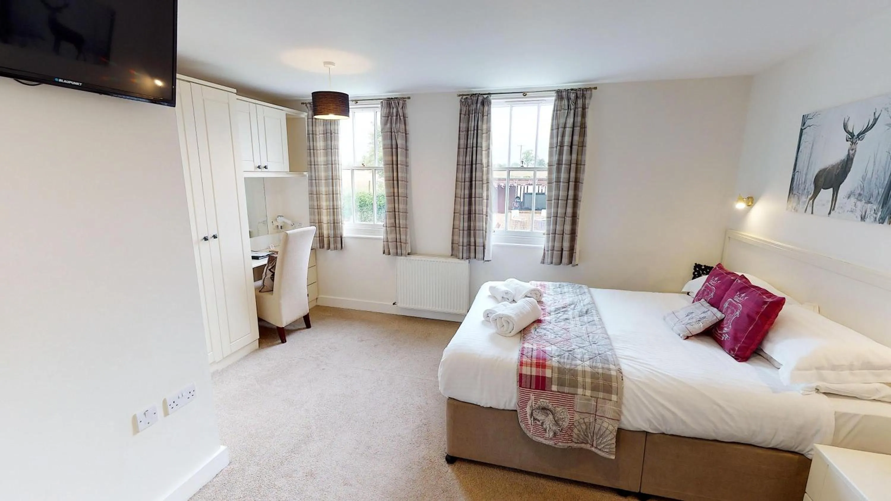 Bedroom, Bed in Black Swan