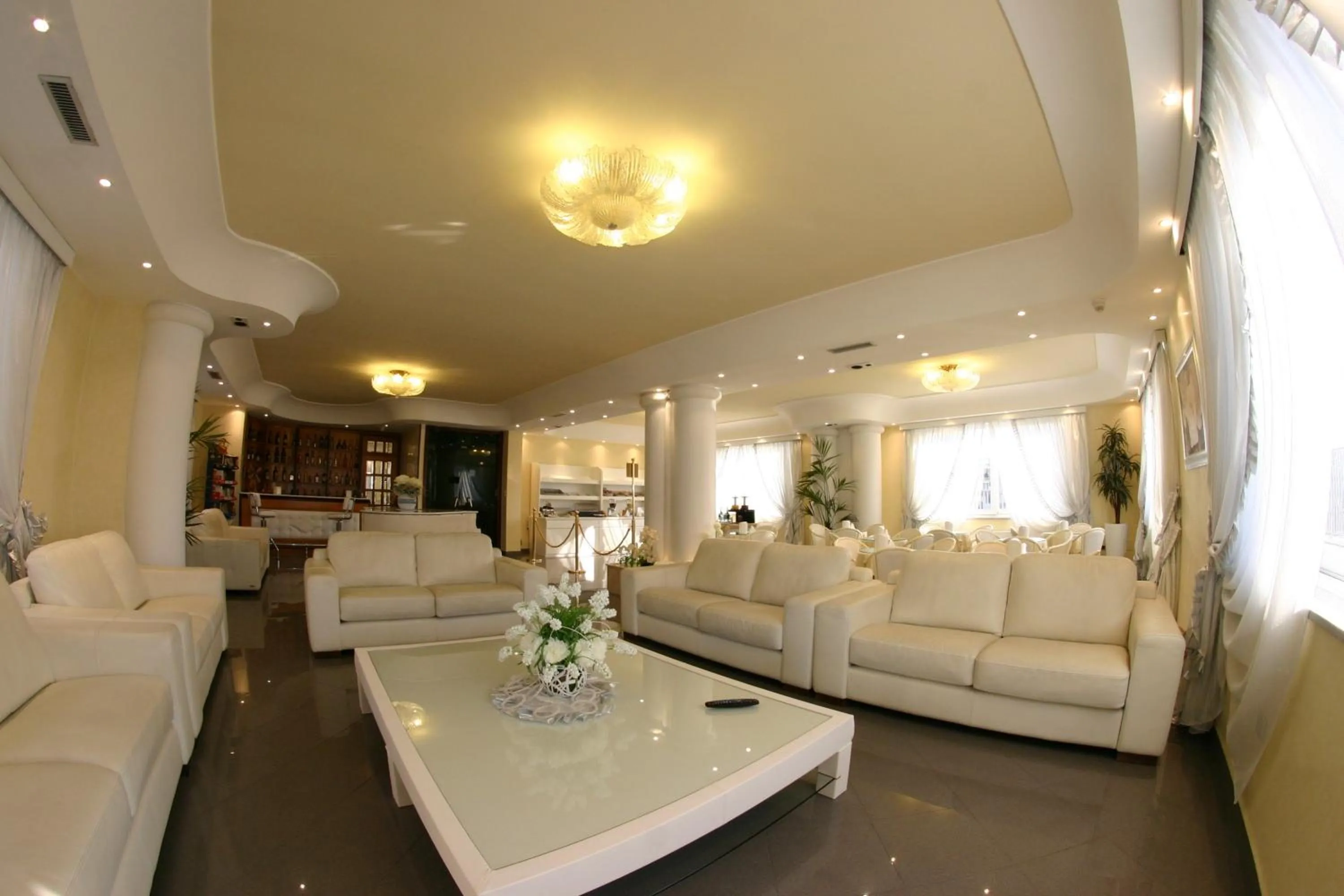 Communal lounge/ TV room in Hotel Luxor