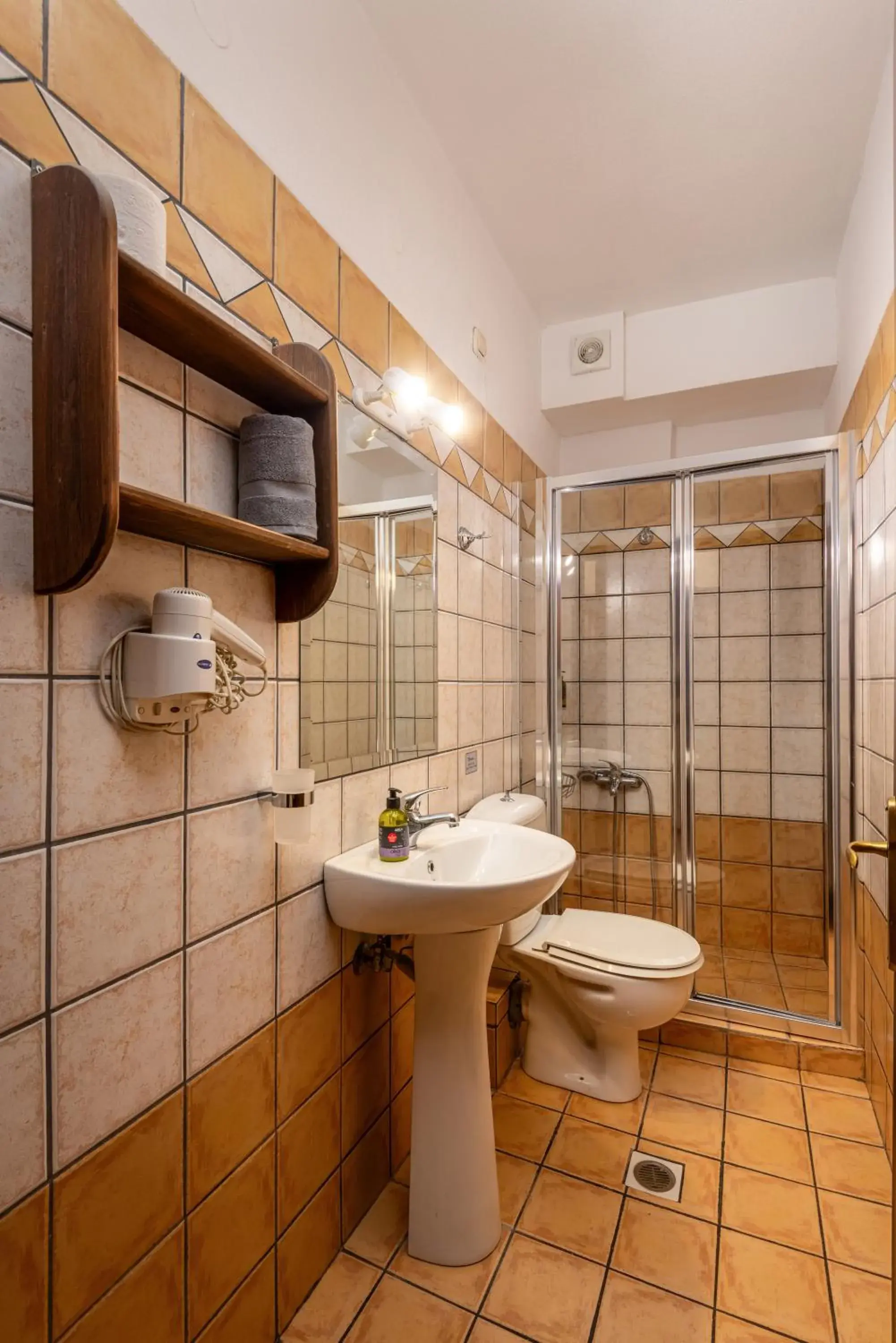 Shower in Fretzato Shower in Fretzato