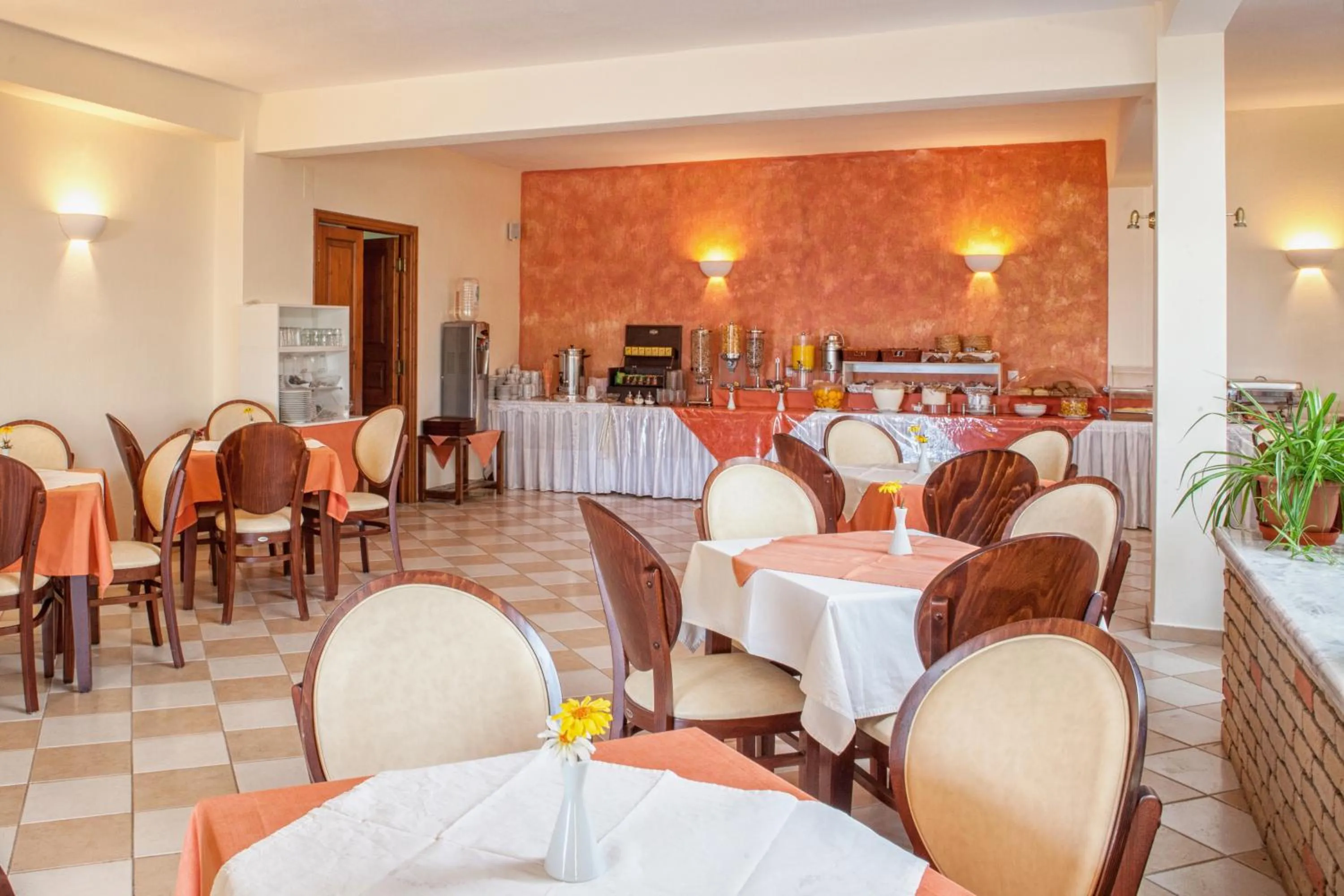Restaurant/places to eat in Aeolos Hotel