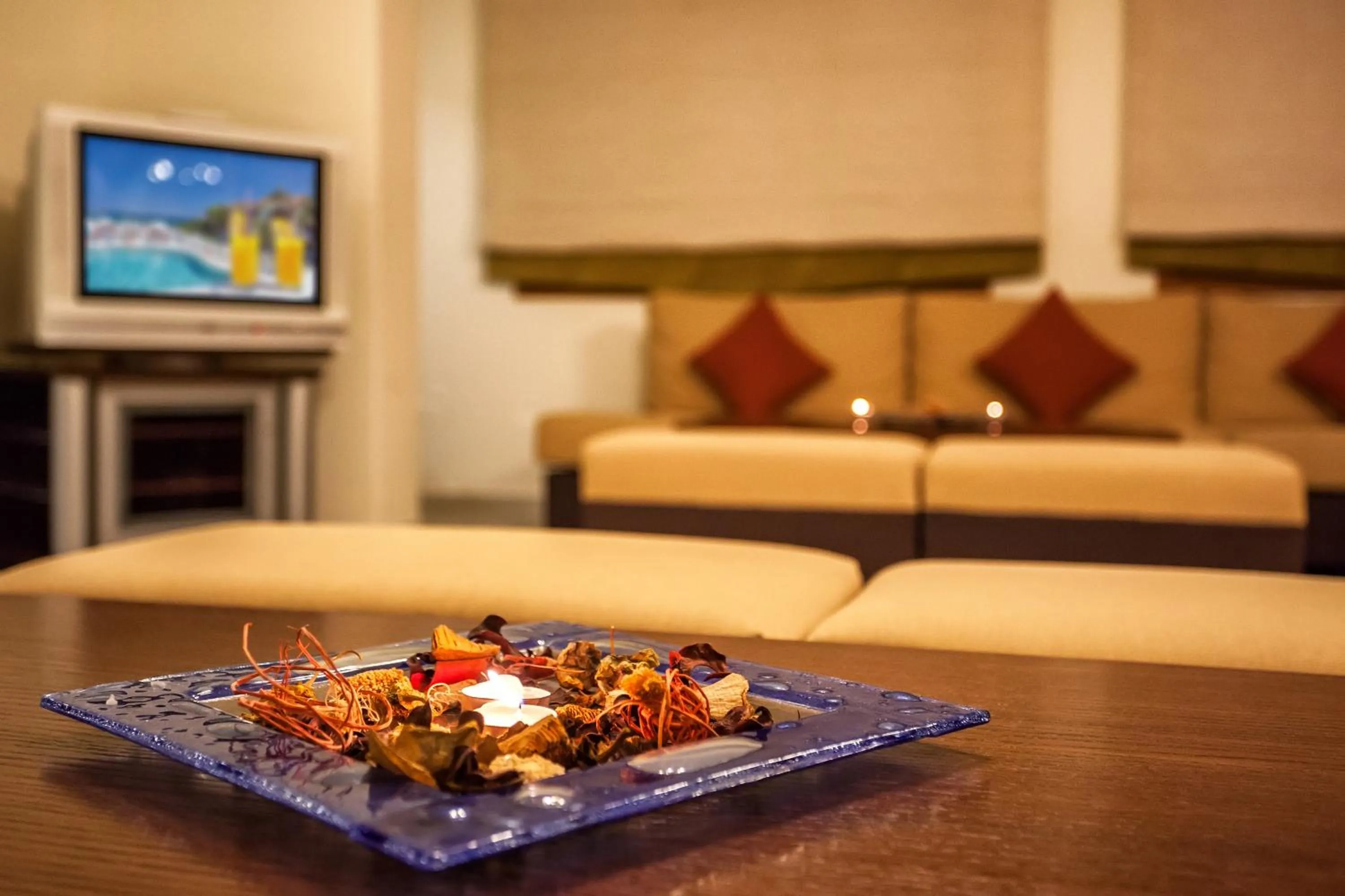 Communal lounge/ TV room in Aeolos Hotel