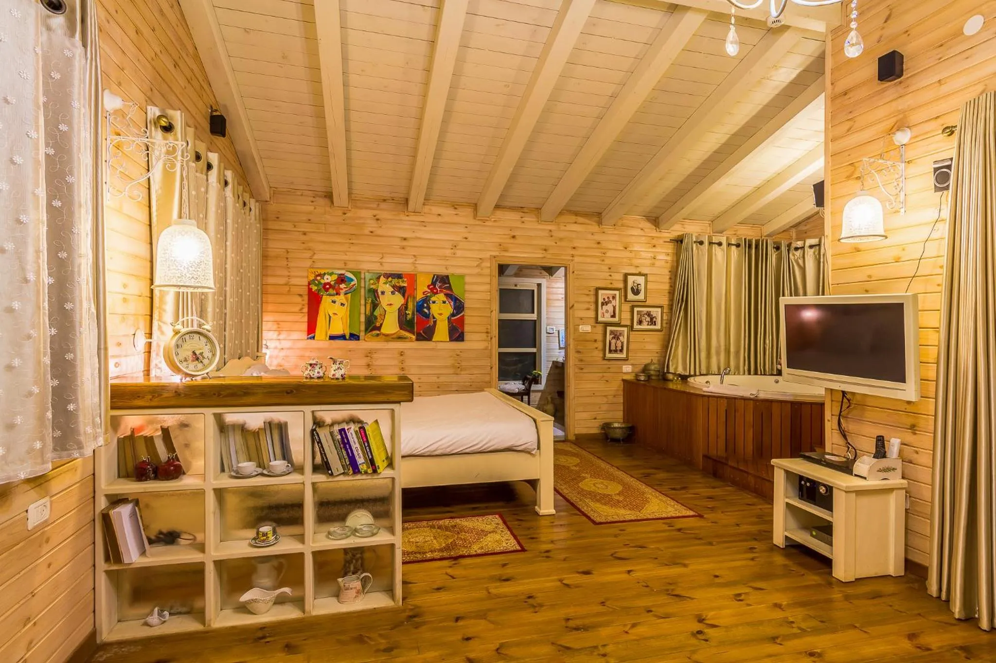 Living room, Bed in Betzel Ha'Ella