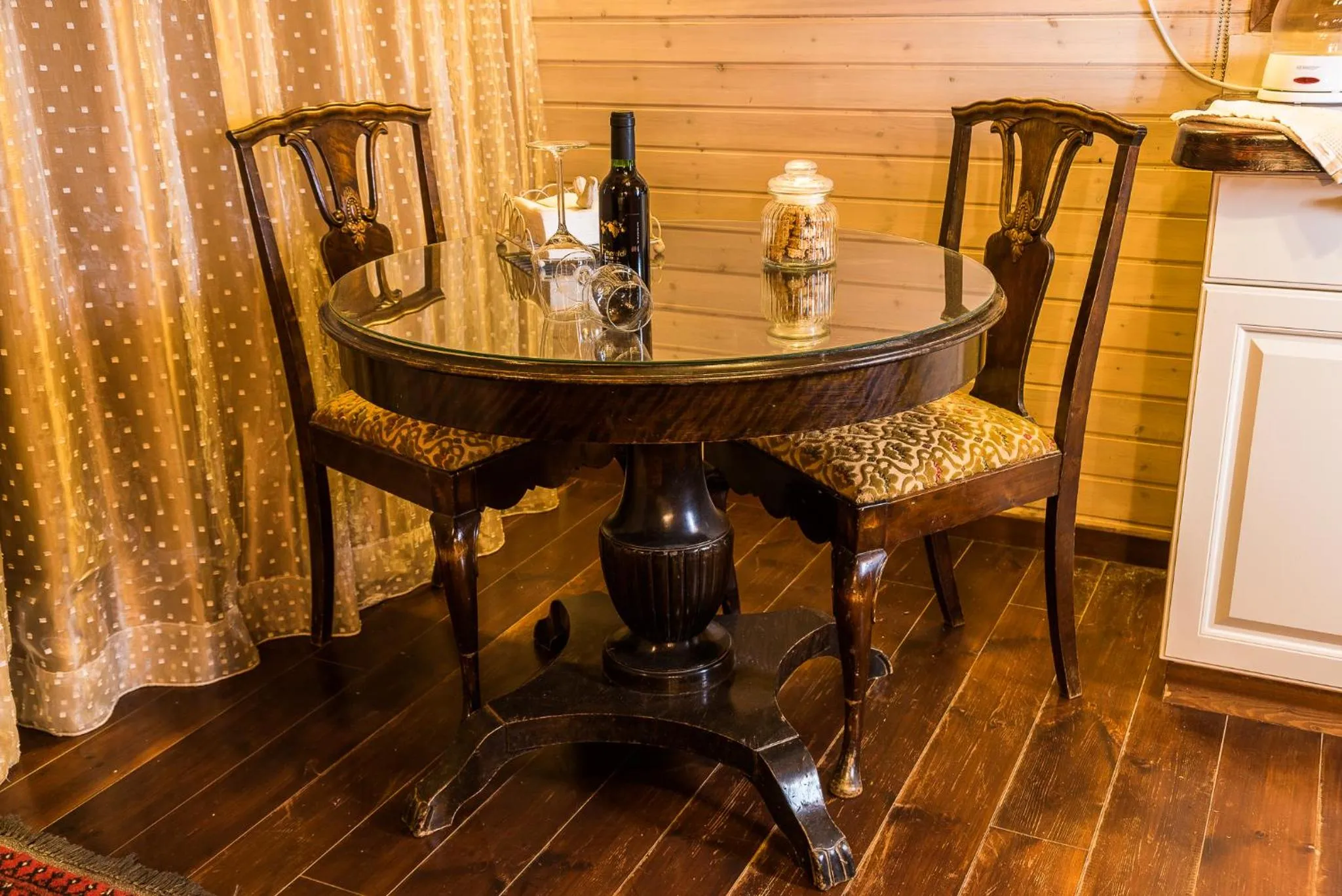 Dining area in Betzel Ha'Ella