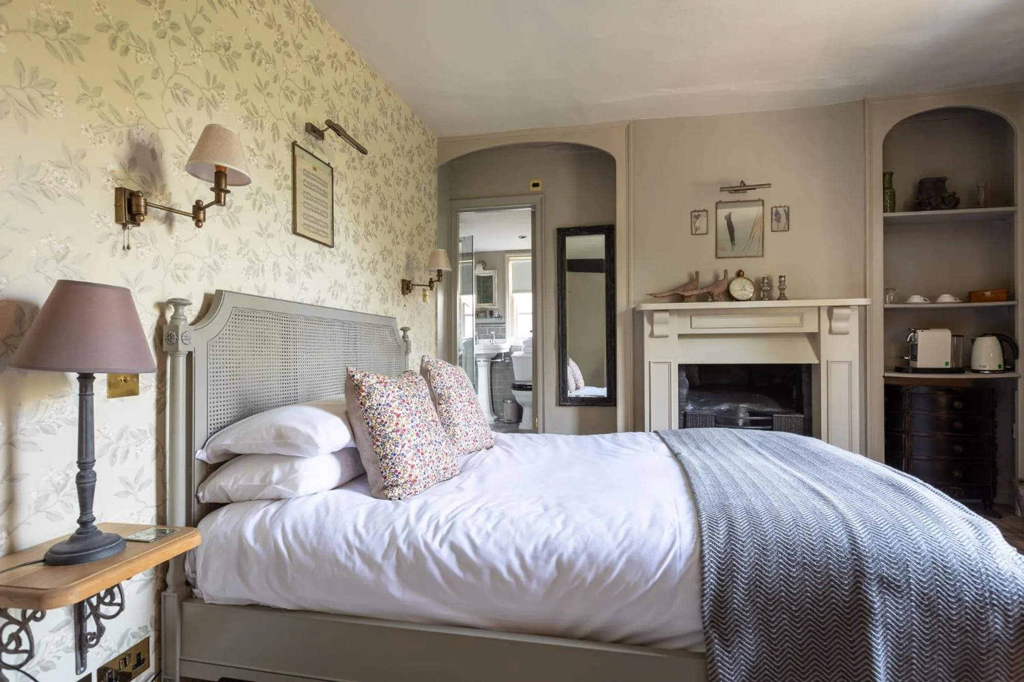 Bedroom, Bed in The Running Horses