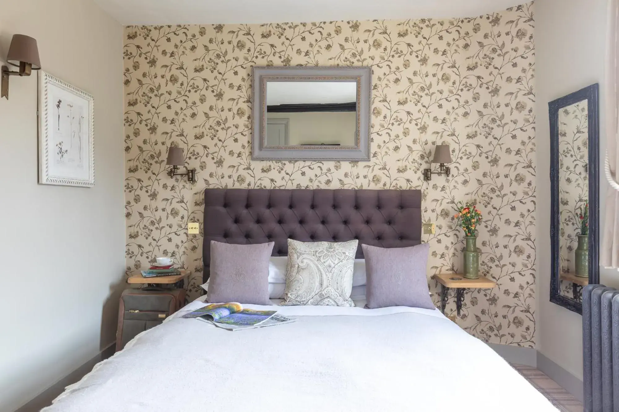 Bedroom, Bed in The Running Horses Bedroom, Bed in The Running Horses