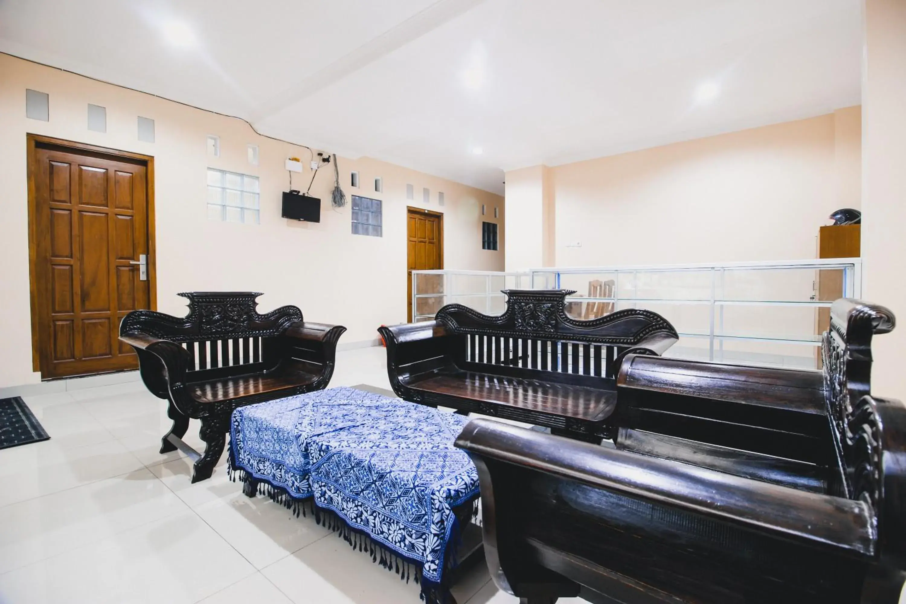 Lobby or reception in RedDoorz Plus @ Pogung Raya Lobby or reception in RedDoorz Plus @ Pogung Raya