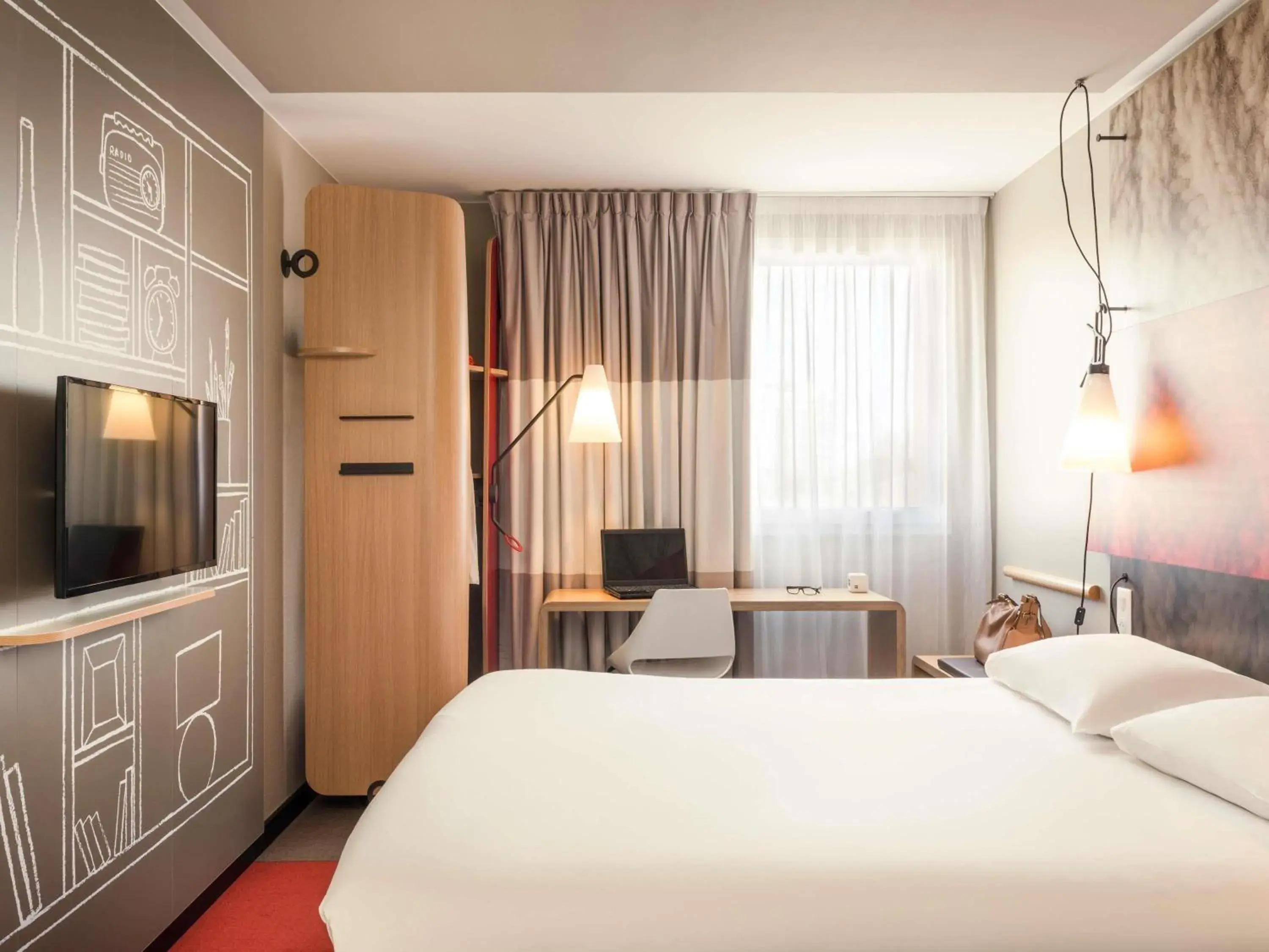 Bedroom, Bed in ibis Troyes Centre Bedroom, Bed in ibis Troyes Centre