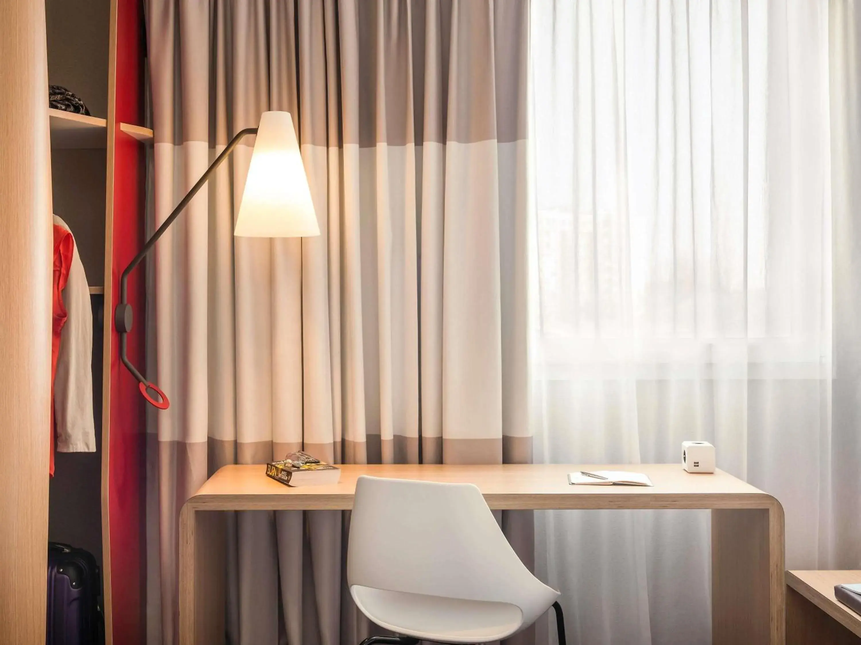 Bedroom in ibis Troyes Centre Bedroom in ibis Troyes Centre