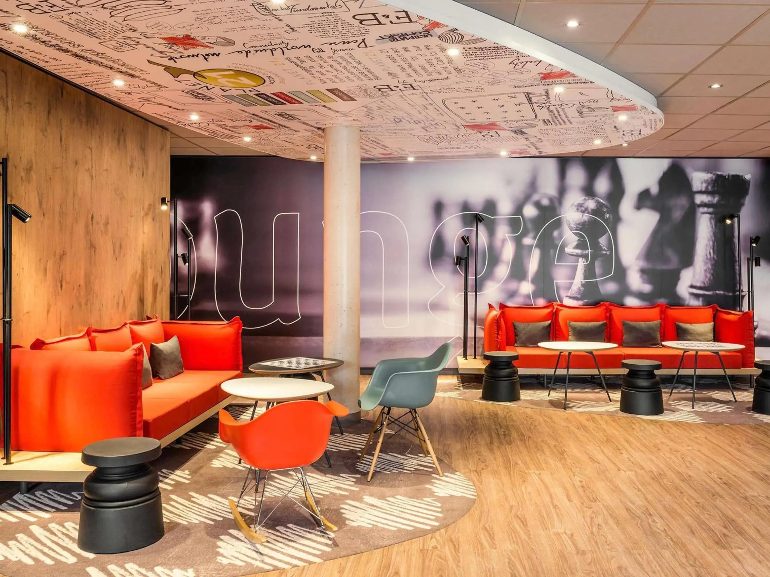 Lounge or bar in ibis Troyes Centre Lounge or bar in ibis Troyes Centre
