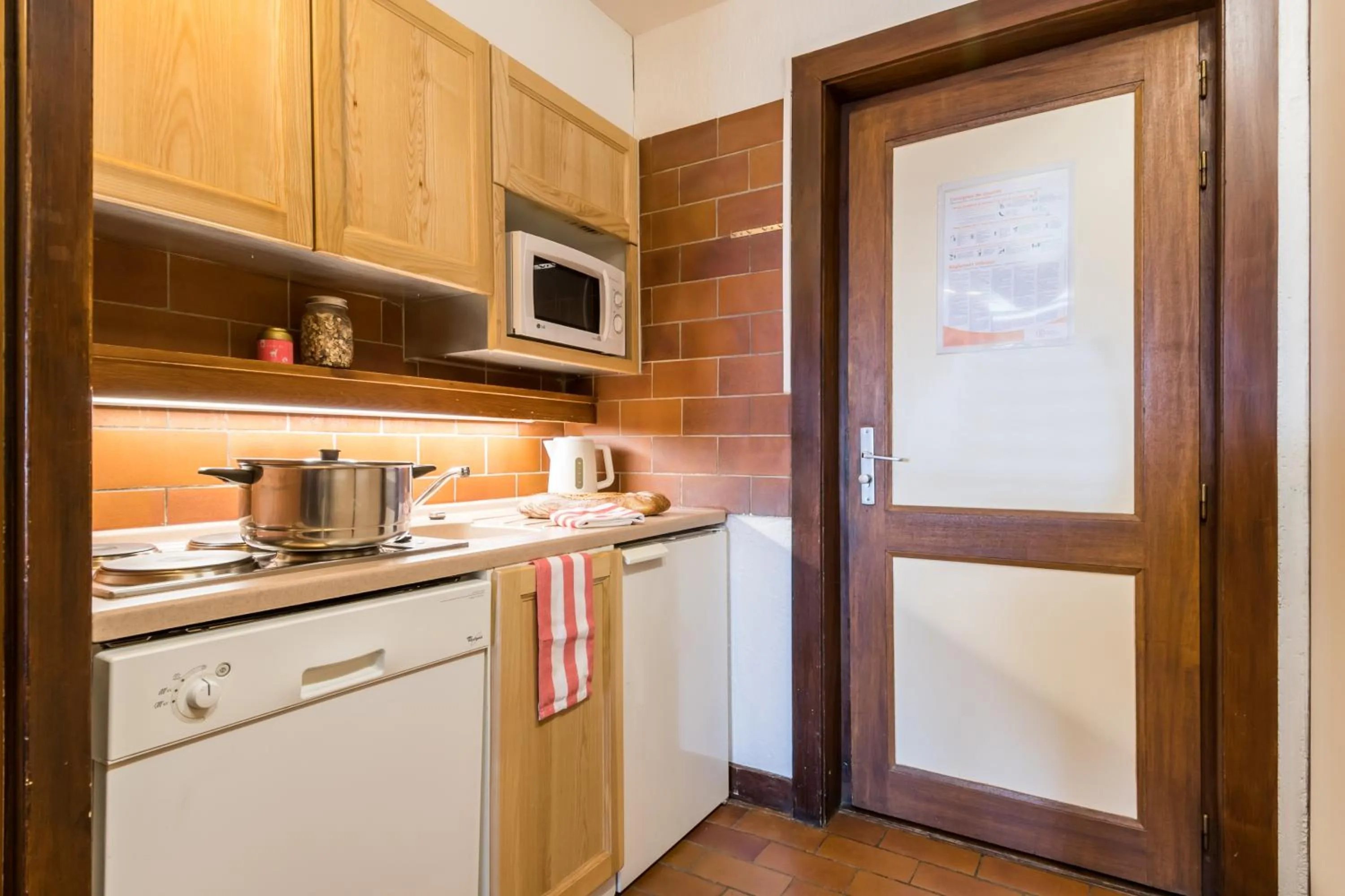 Kitchen or kitchenette in Résidence Pierre & Vacances Le Mont d'Arbois
