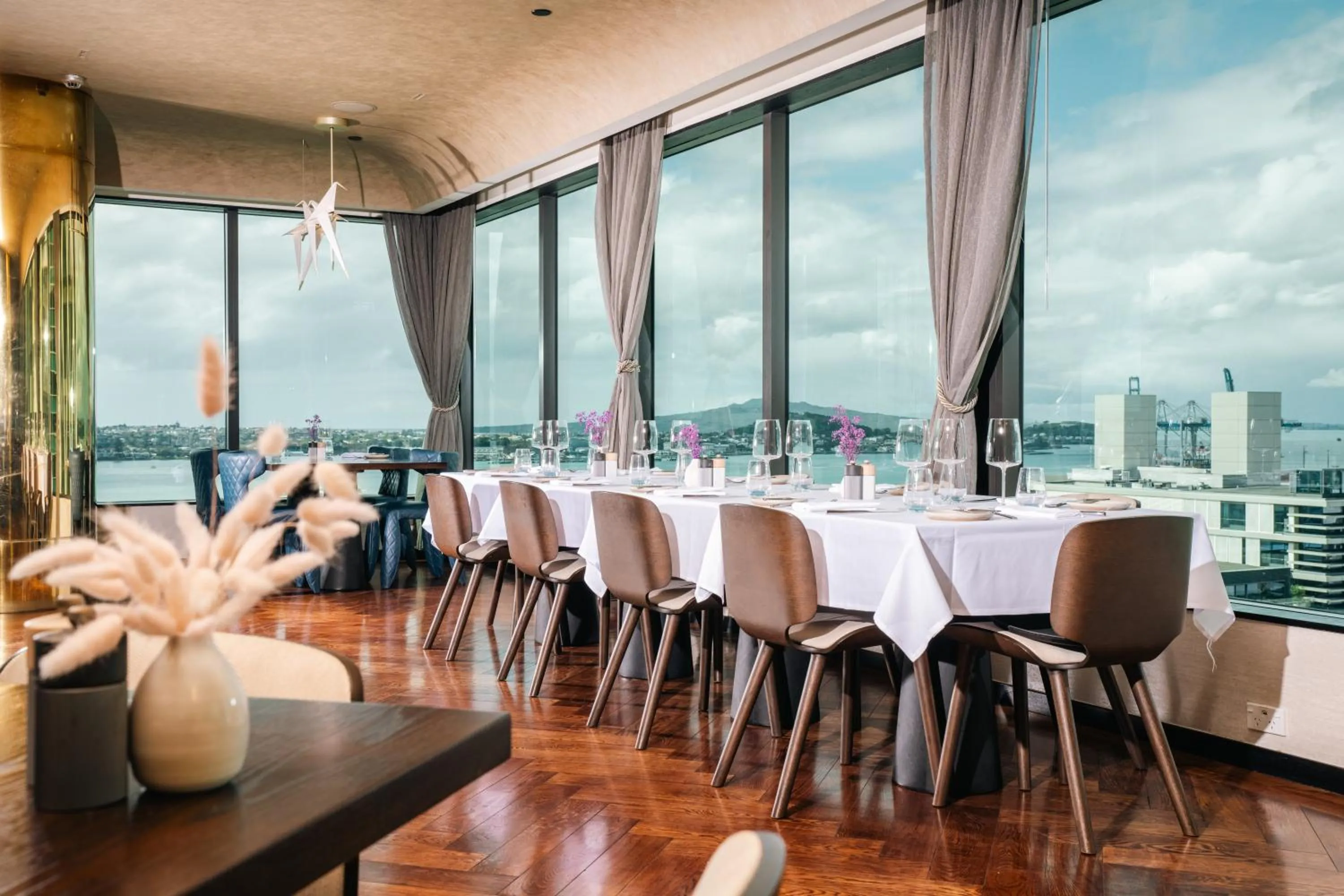 Restaurant/places to eat in SO/ Auckland