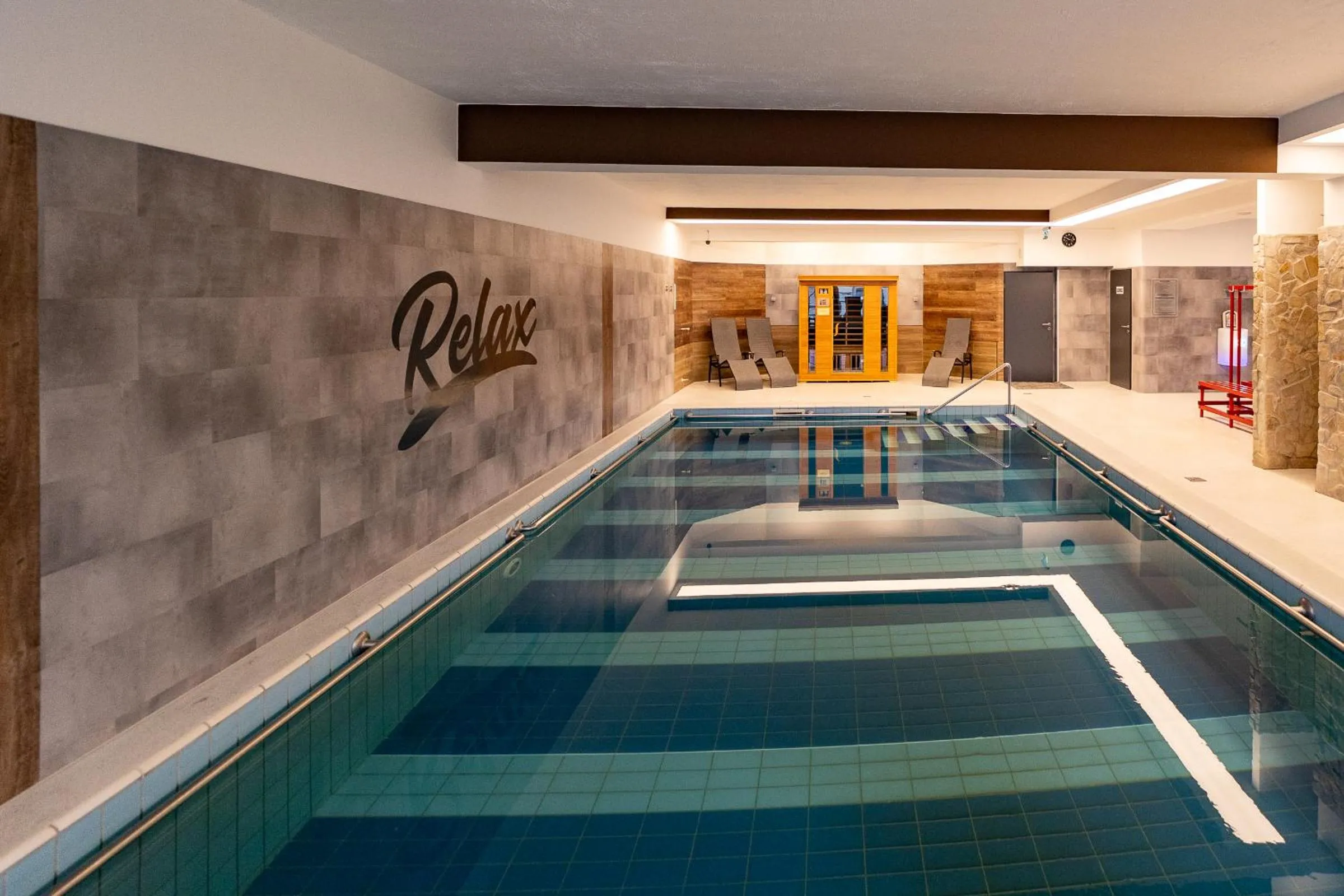 Swimming pool in Art Hotel superior