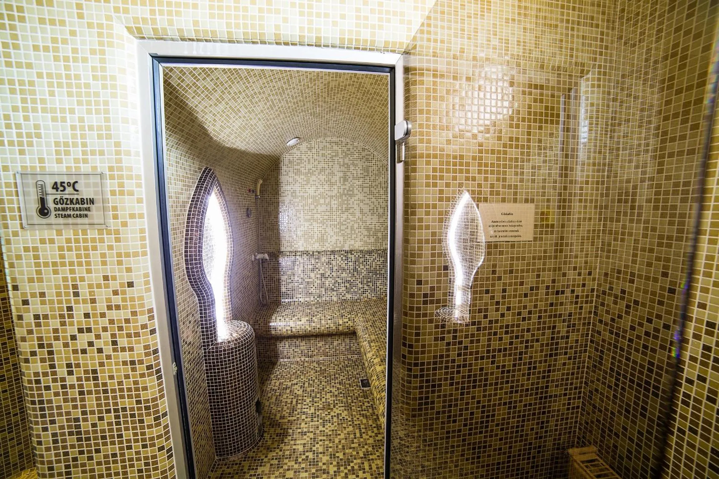 Steam room in Art Hotel superior
