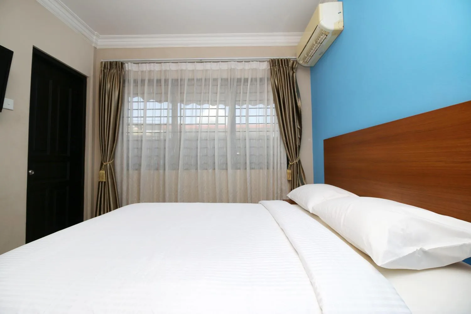 Bedroom, Bed in Safina Inn Syariah Sekupang Batam