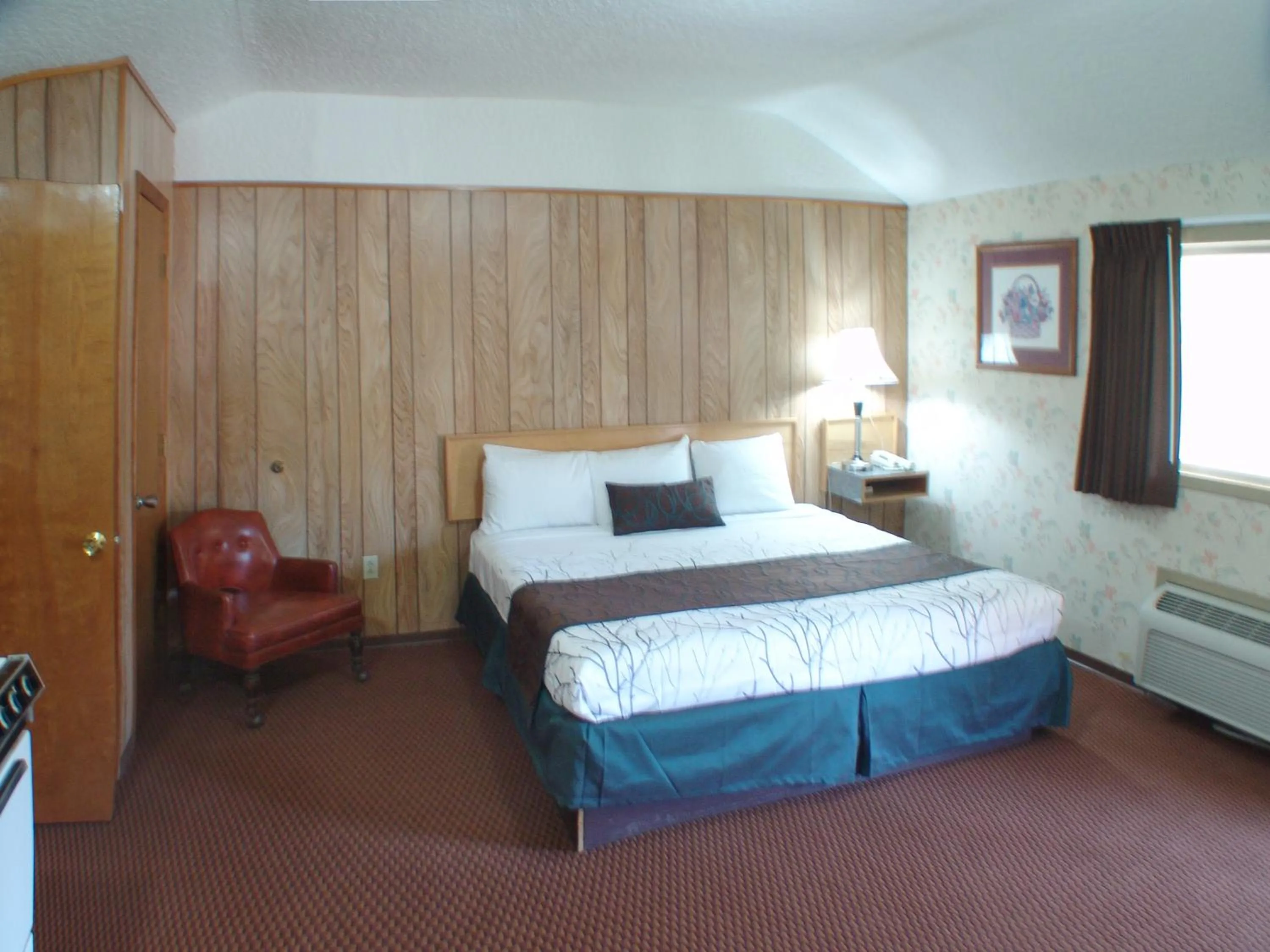 King Studio in Inn at Salmon Creek
