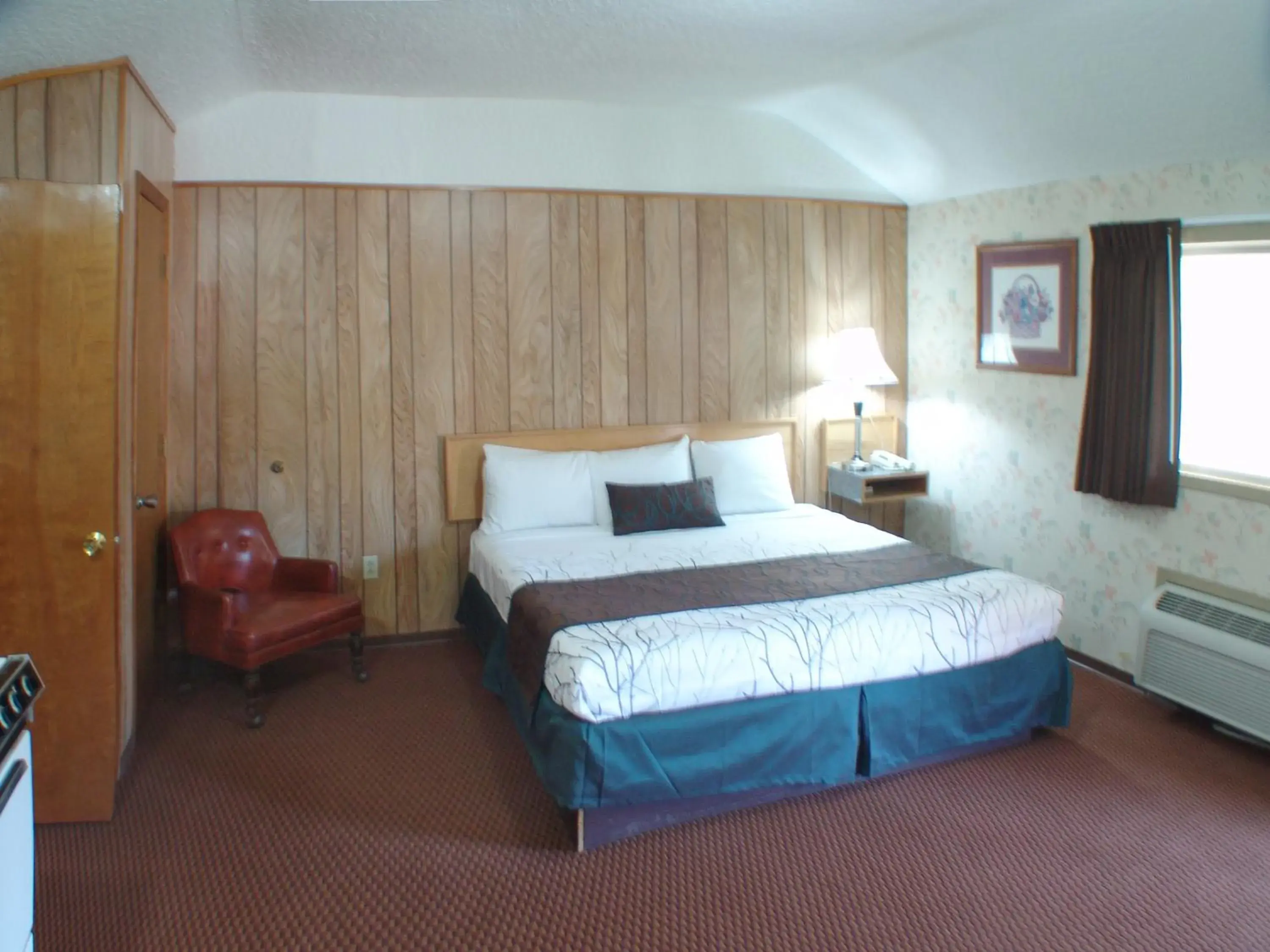 King Studio in Inn at Salmon Creek King Studio in Inn at Salmon Creek