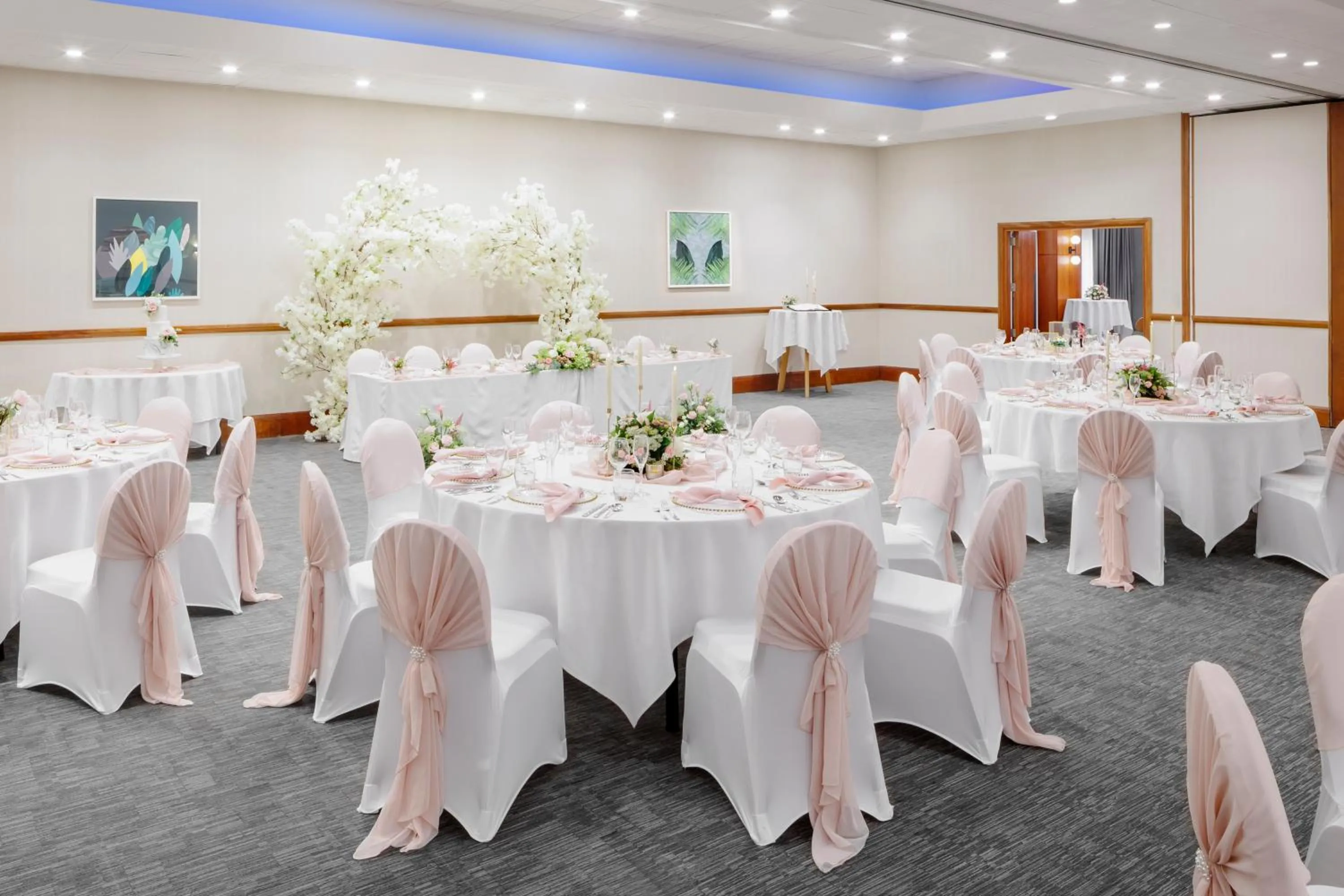 wedding in Holiday Inn Leicester City by IHG