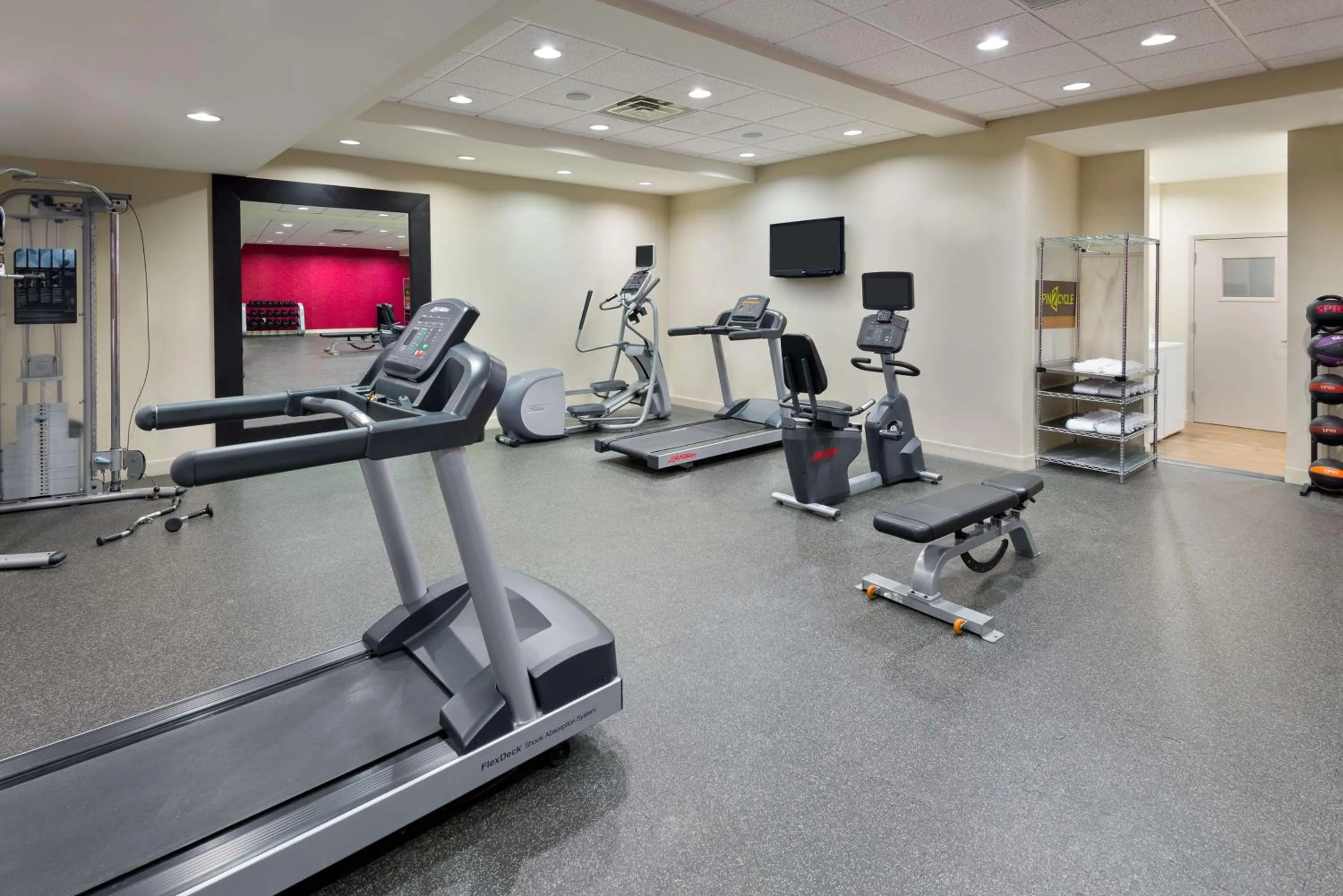 Fitness centre/facilities in Home2 Suites by Hilton Charleston Airport Convention Center, SC
