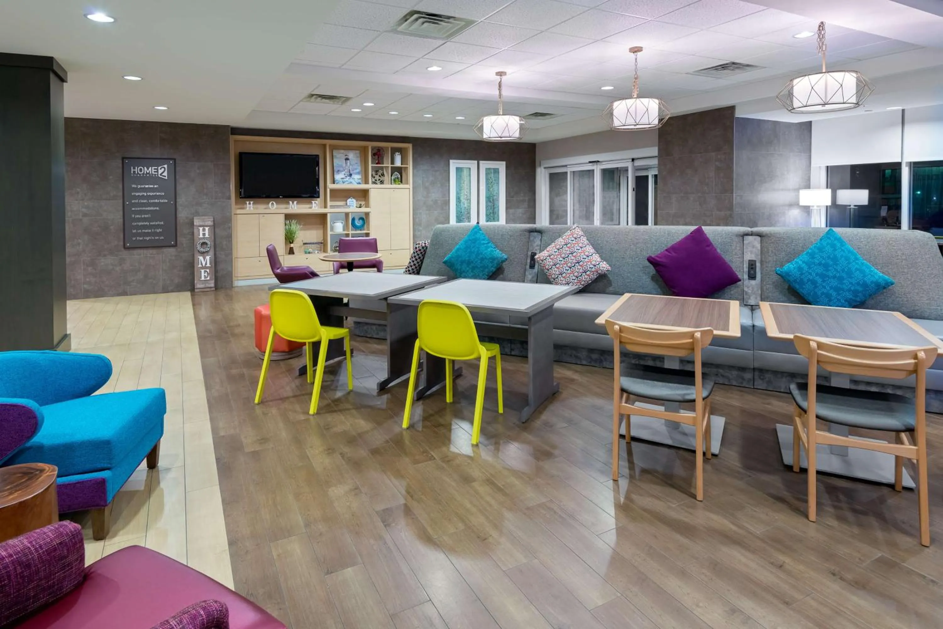 Breakfast in Home2 Suites by Hilton Charleston Airport Convention Center, SC