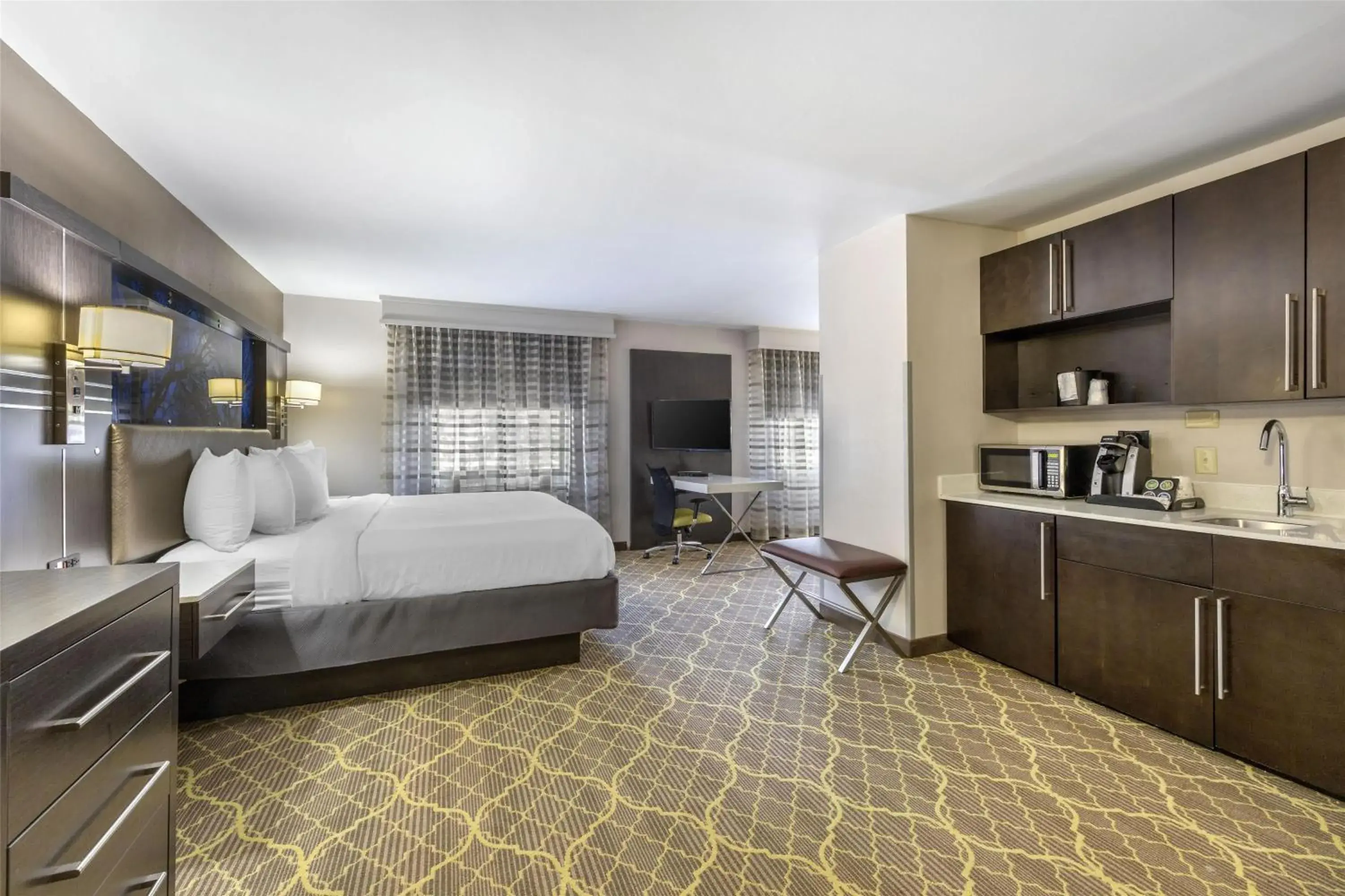 Bedroom, Bed in Best Western Plus Clemson Hotel & Conference Center Bedroom, Bed in Best Western Plus Clemson Hotel & Conference Center