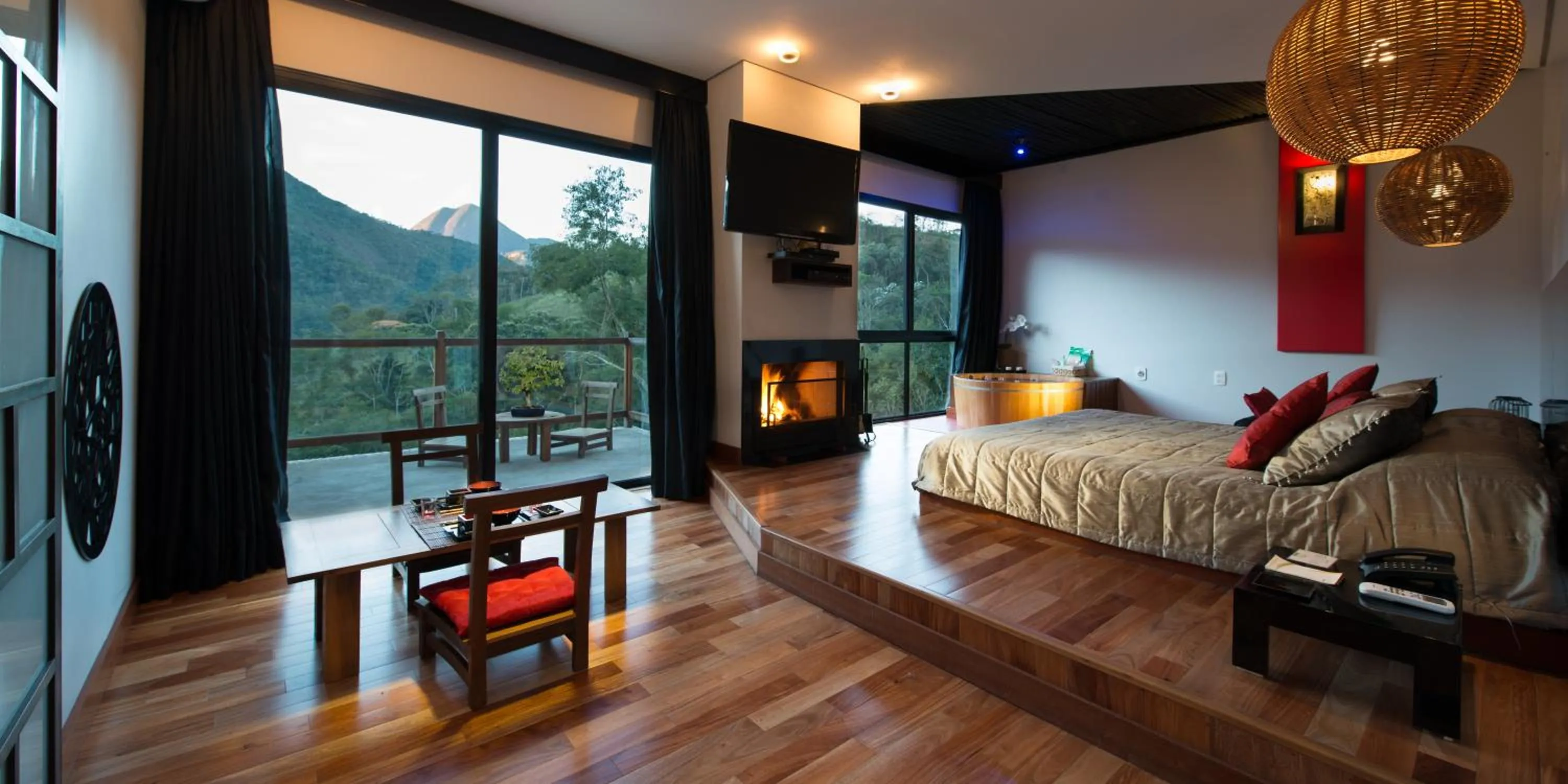 Photo of the whole room, Bed in Quinta da Paz Resort