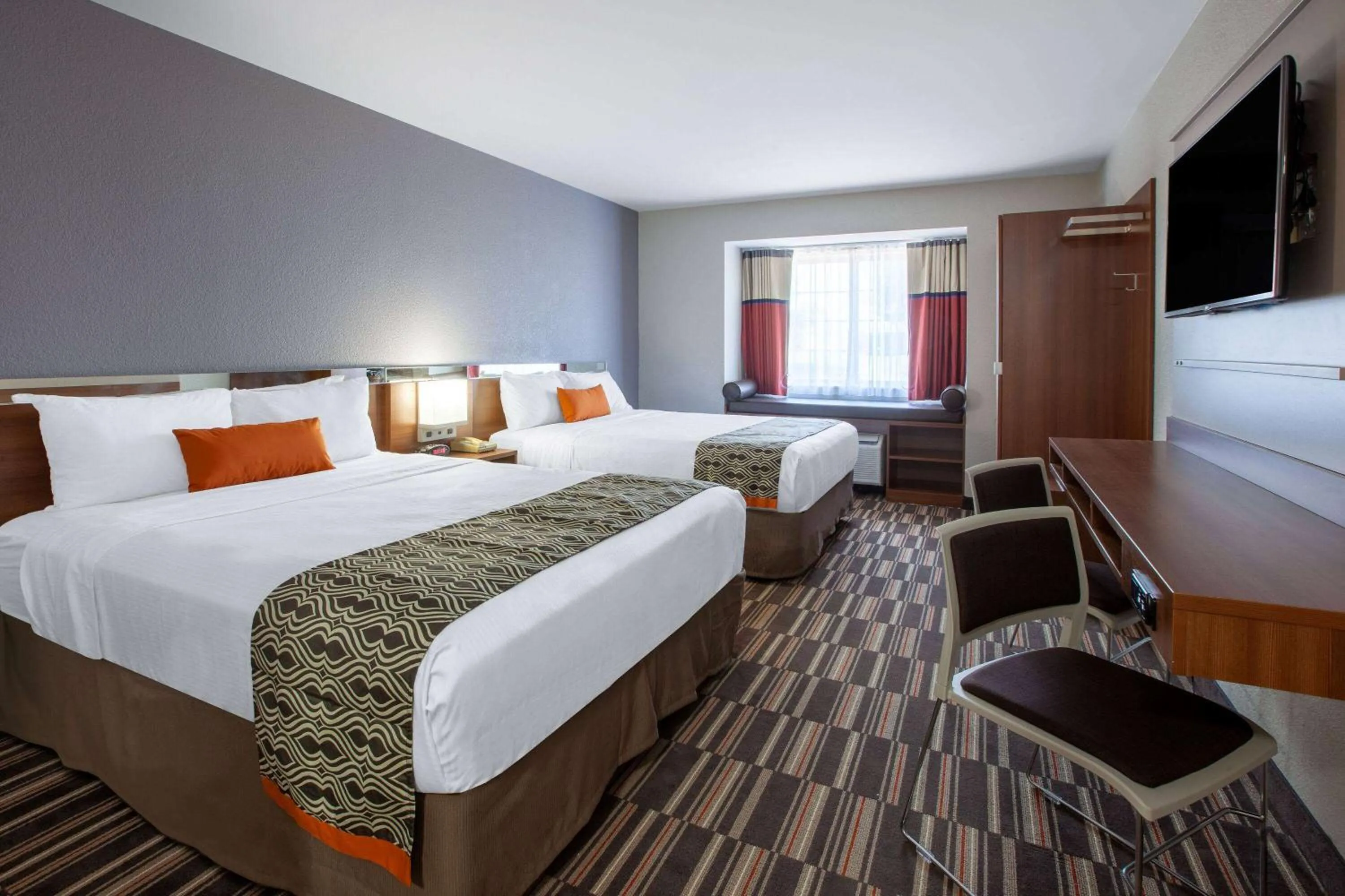 Photo of the whole room, Bed in Microtel Inn & Suites by Wyndham Sunbury - Columbus North