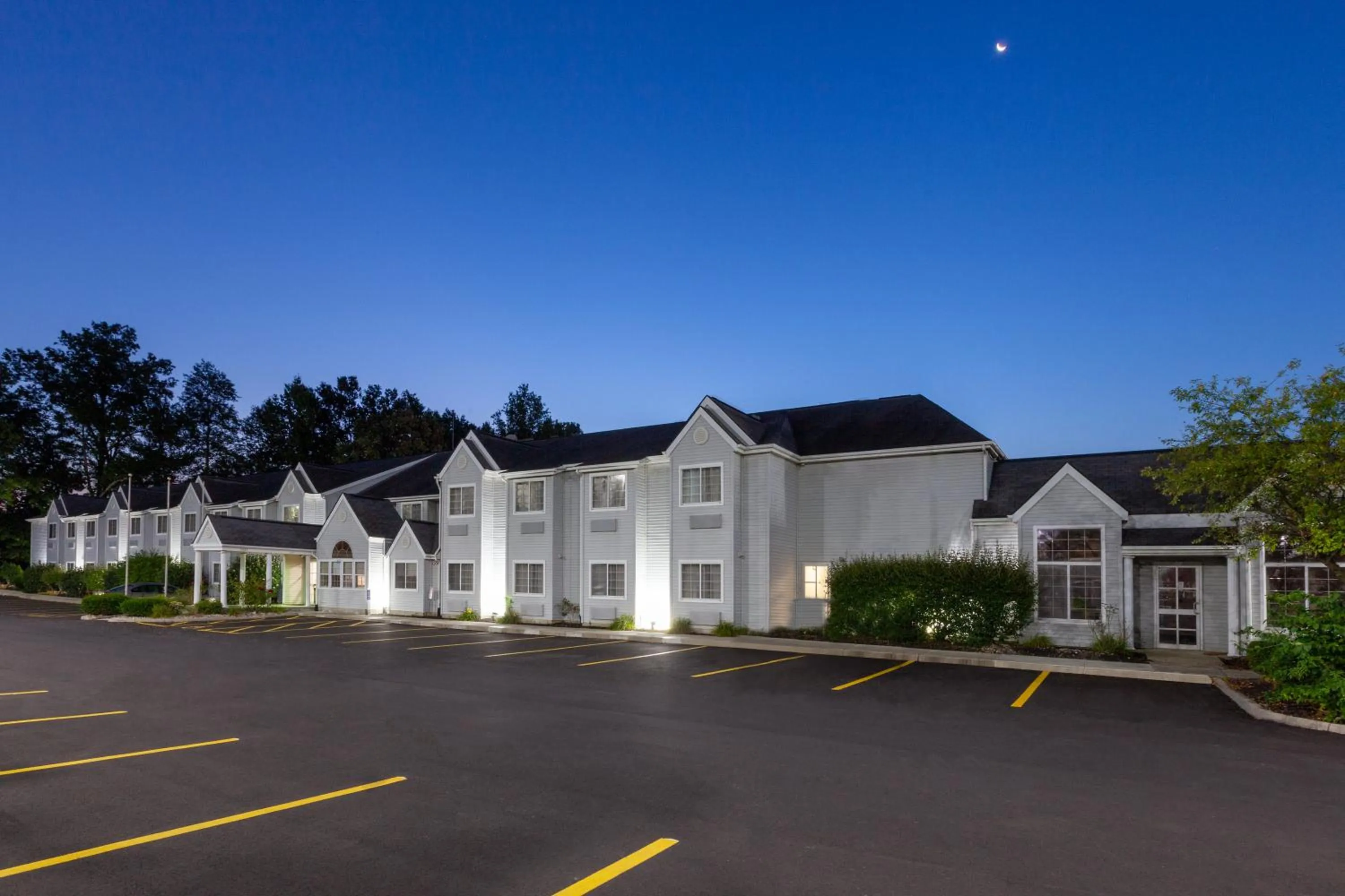 Property building in Microtel Inn & Suites by Wyndham Sunbury - Columbus North