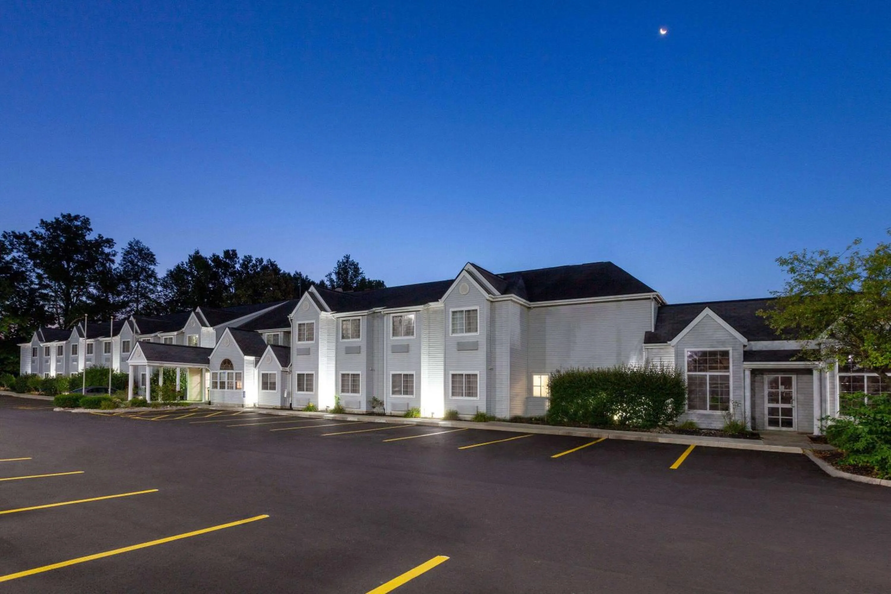 Property building in Microtel Inn & Suites by Wyndham Sunbury - Columbus North