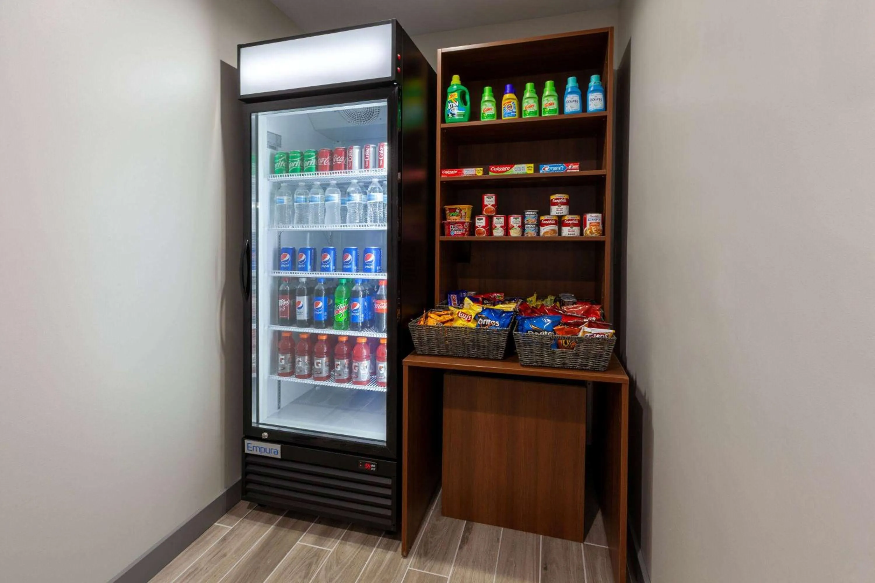 Food and drinks in Microtel Inn & Suites by Wyndham Sunbury - Columbus North