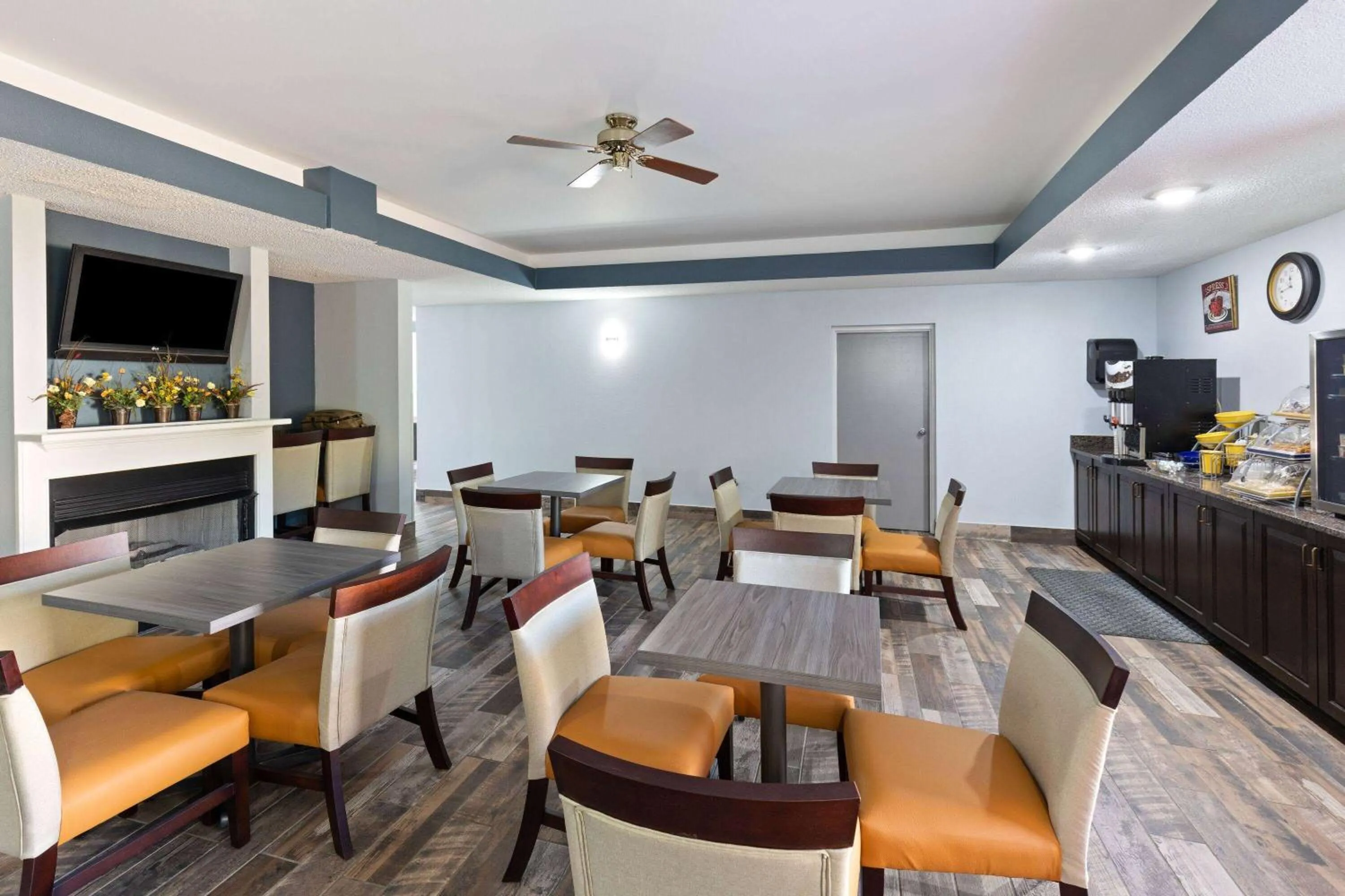 Breakfast in Baymont by Wyndham Creedmoor