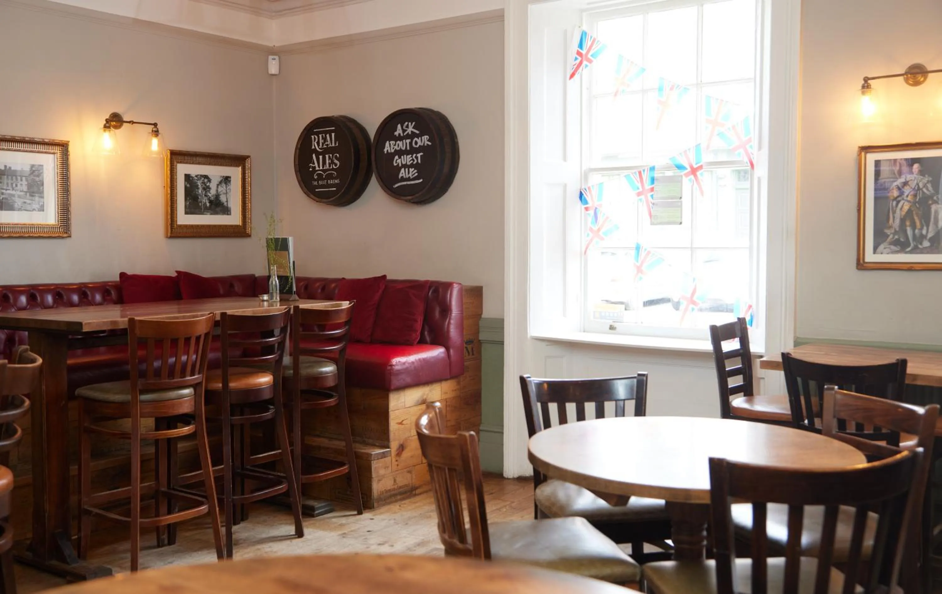 Restaurant/places to eat in Kings Arms Hotel by Greene King Inns