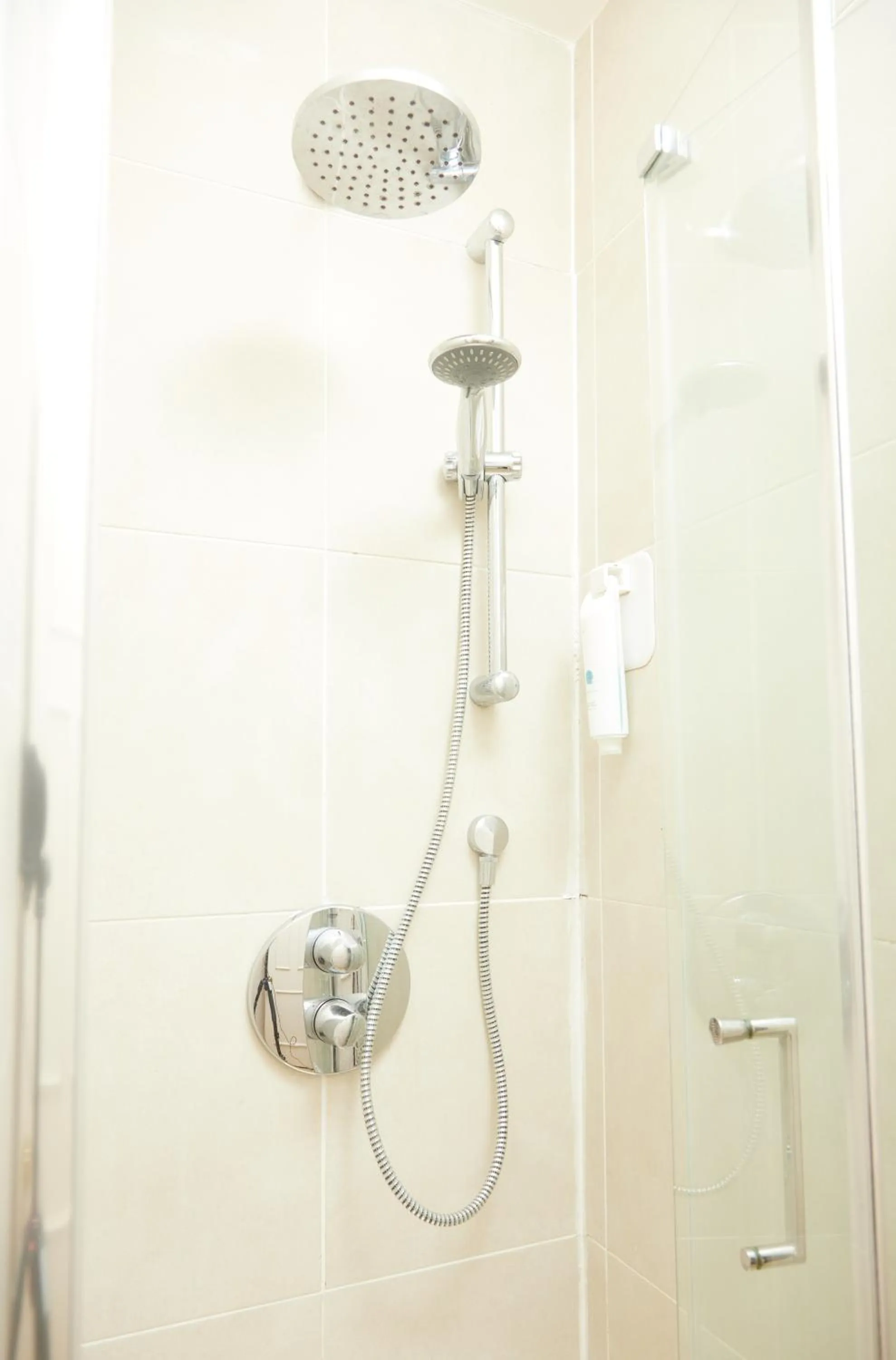 Bathroom in Kings Arms Hotel by Greene King Inns