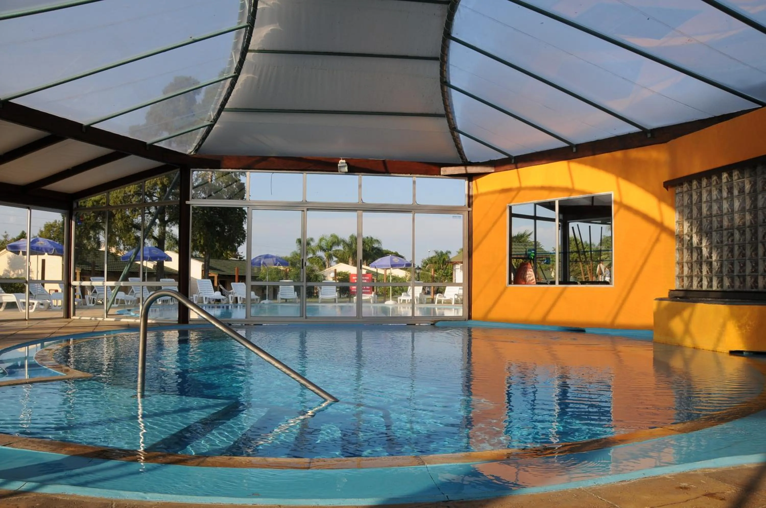 Swimming pool in Arapey Oasis Termal Hotel